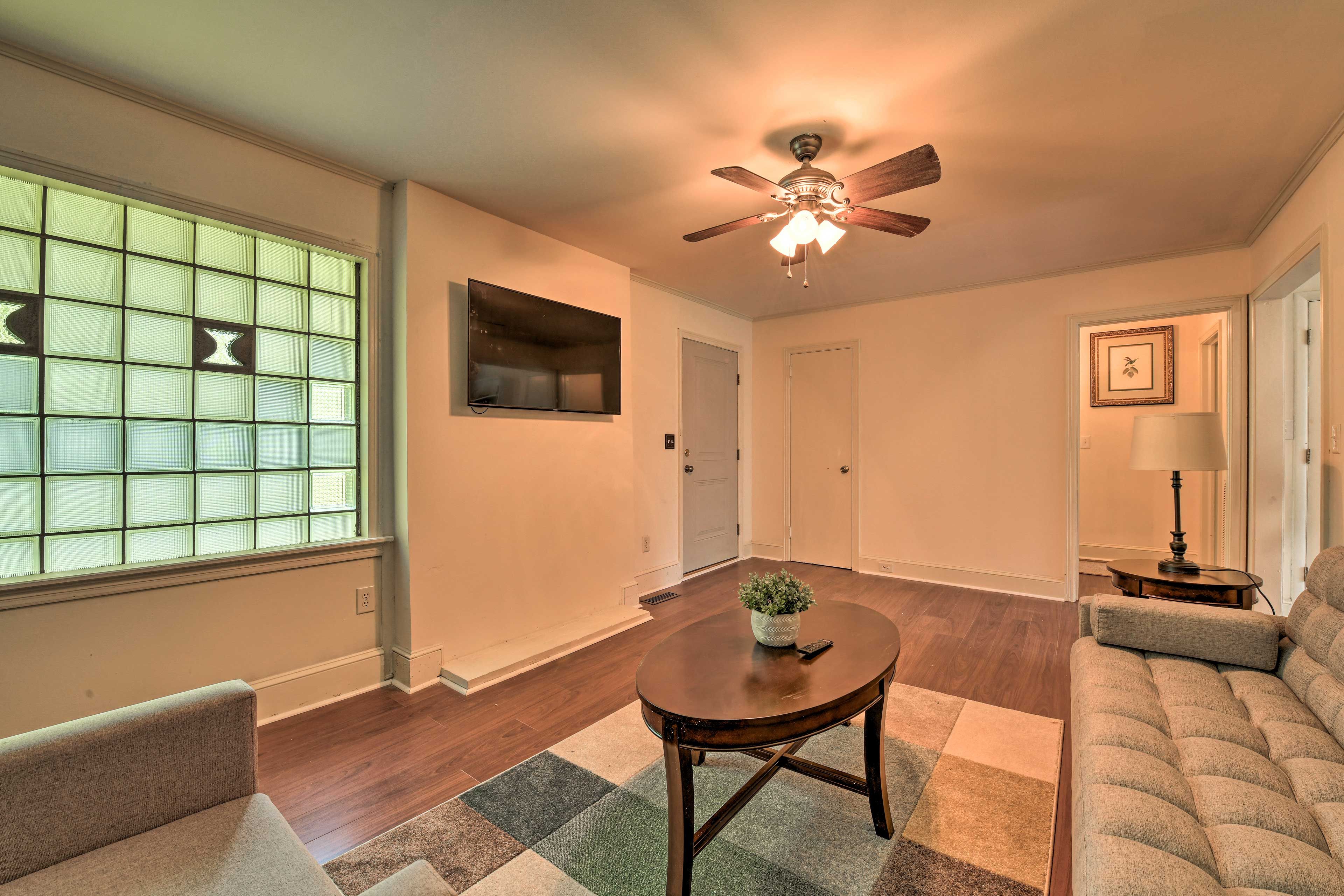 Living Room | Smart TV