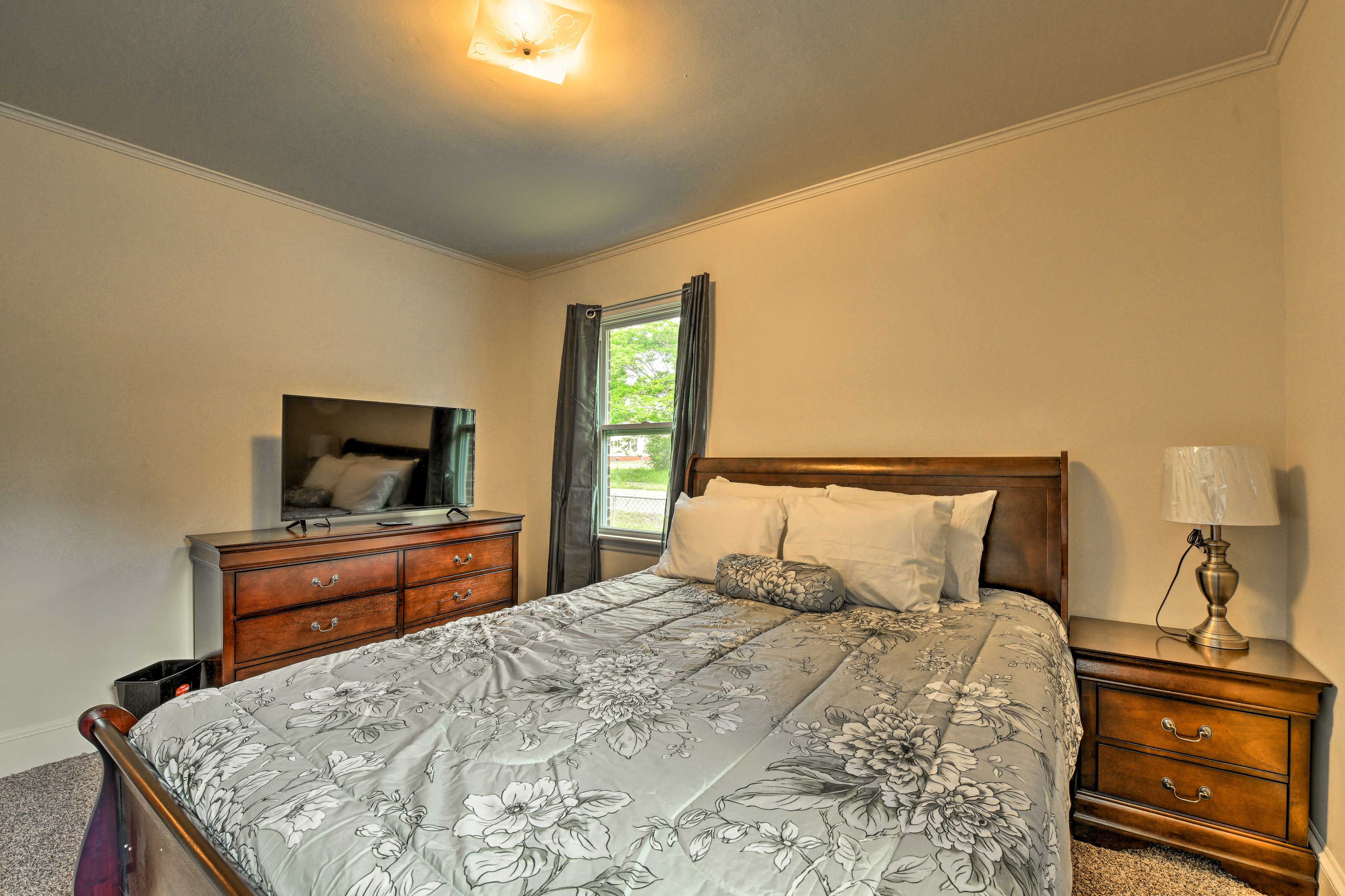Bedroom 1 | Linens Provided | Smart TV
