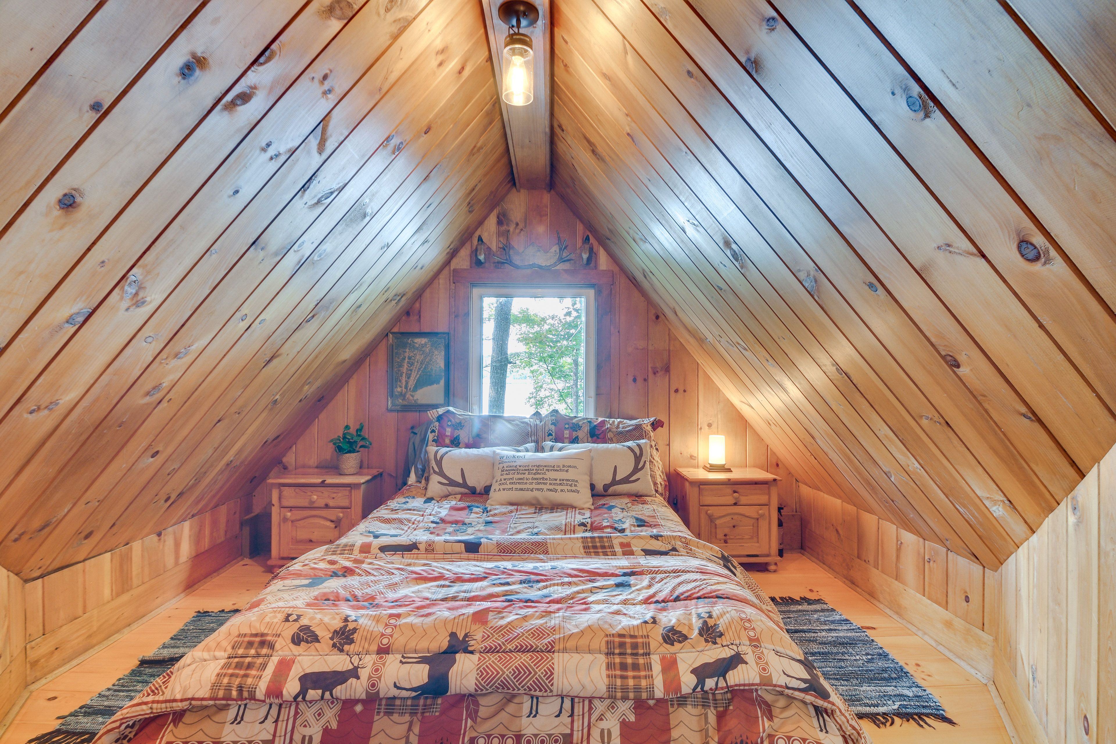 Bedroom 3 | Full Bed | 2nd Floor