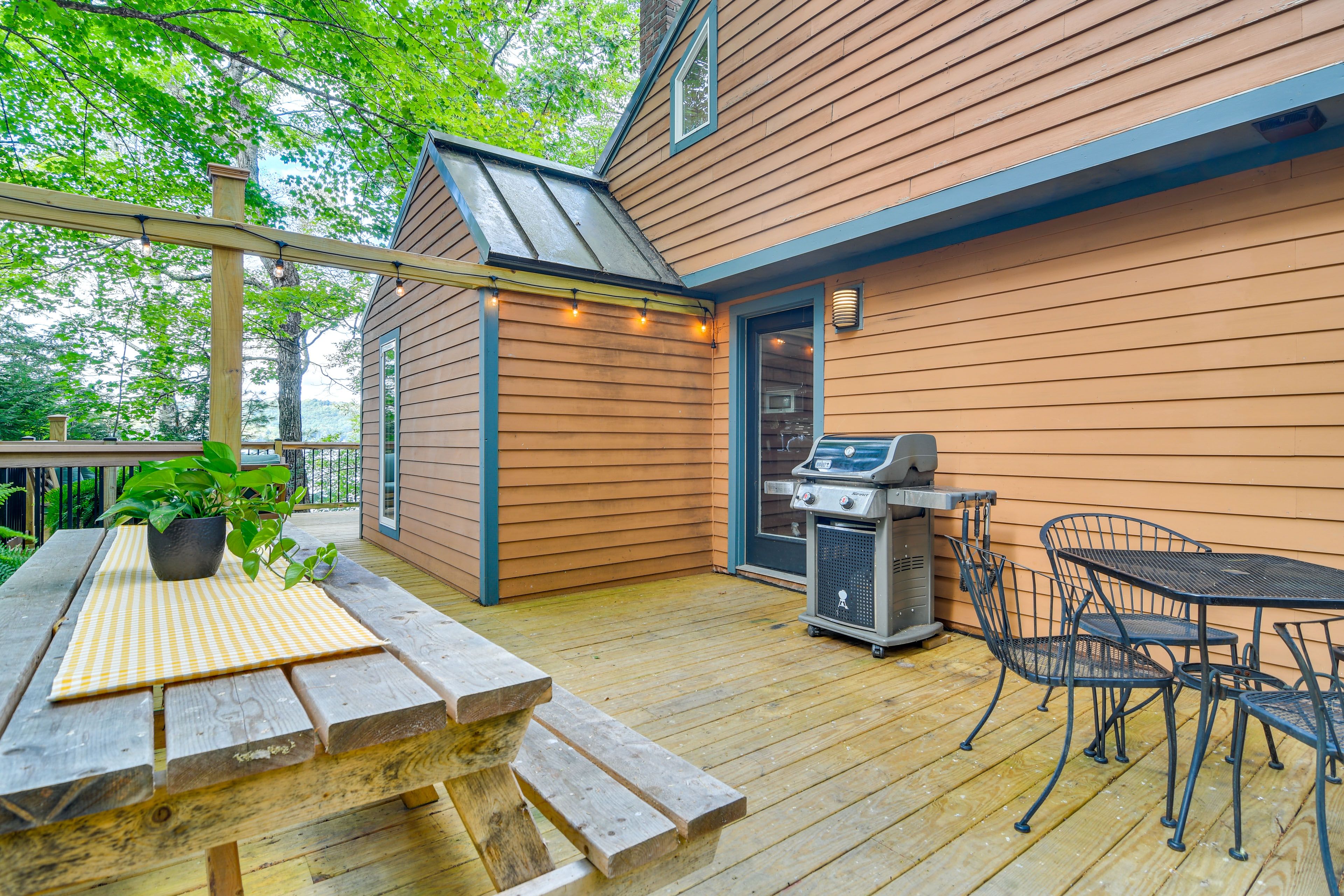 Furnished Deck | Gas Grill | Outdoor Dining