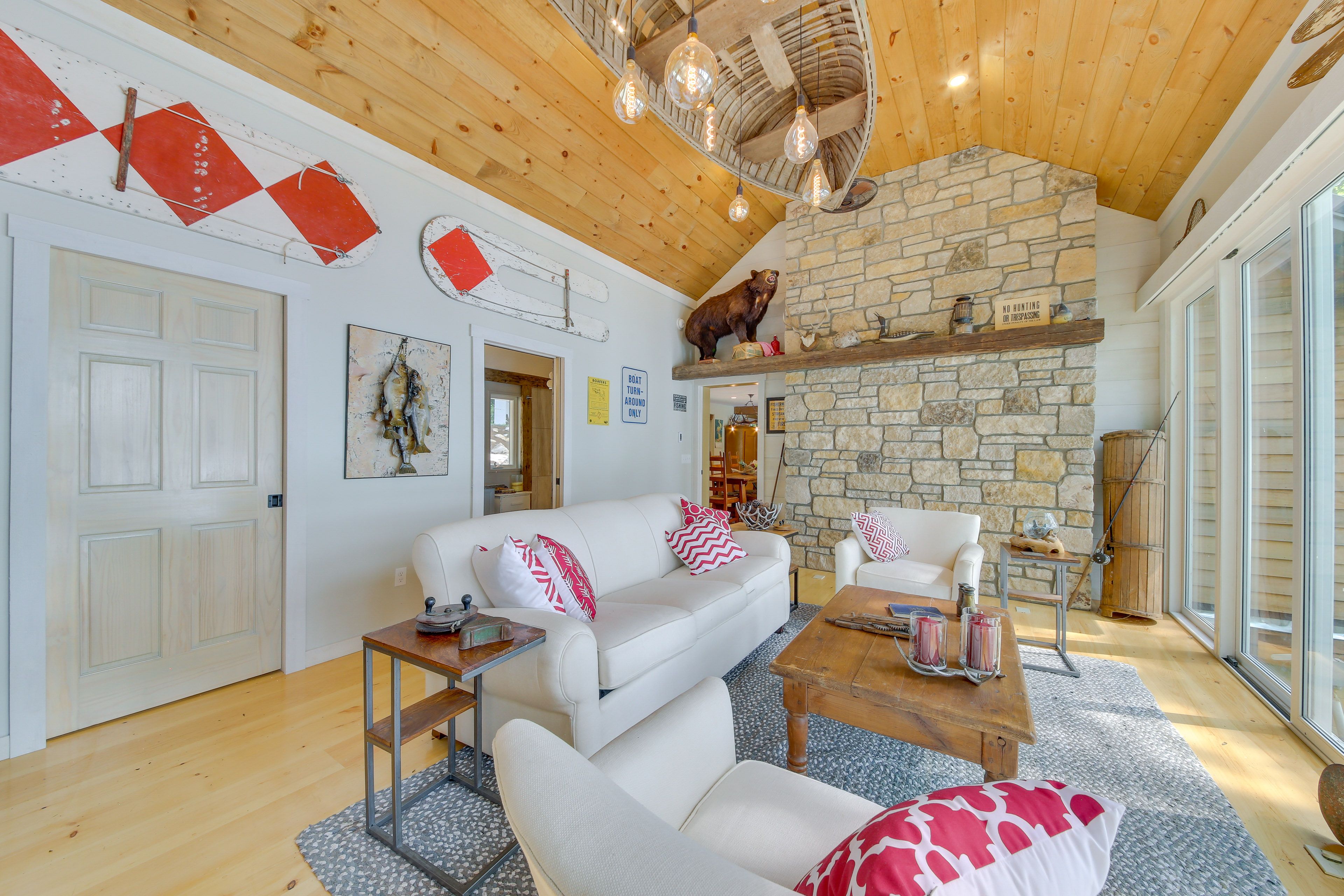 Living Room | King Bed | Wood-Burning Fireplace | Smart TV | Lake Views