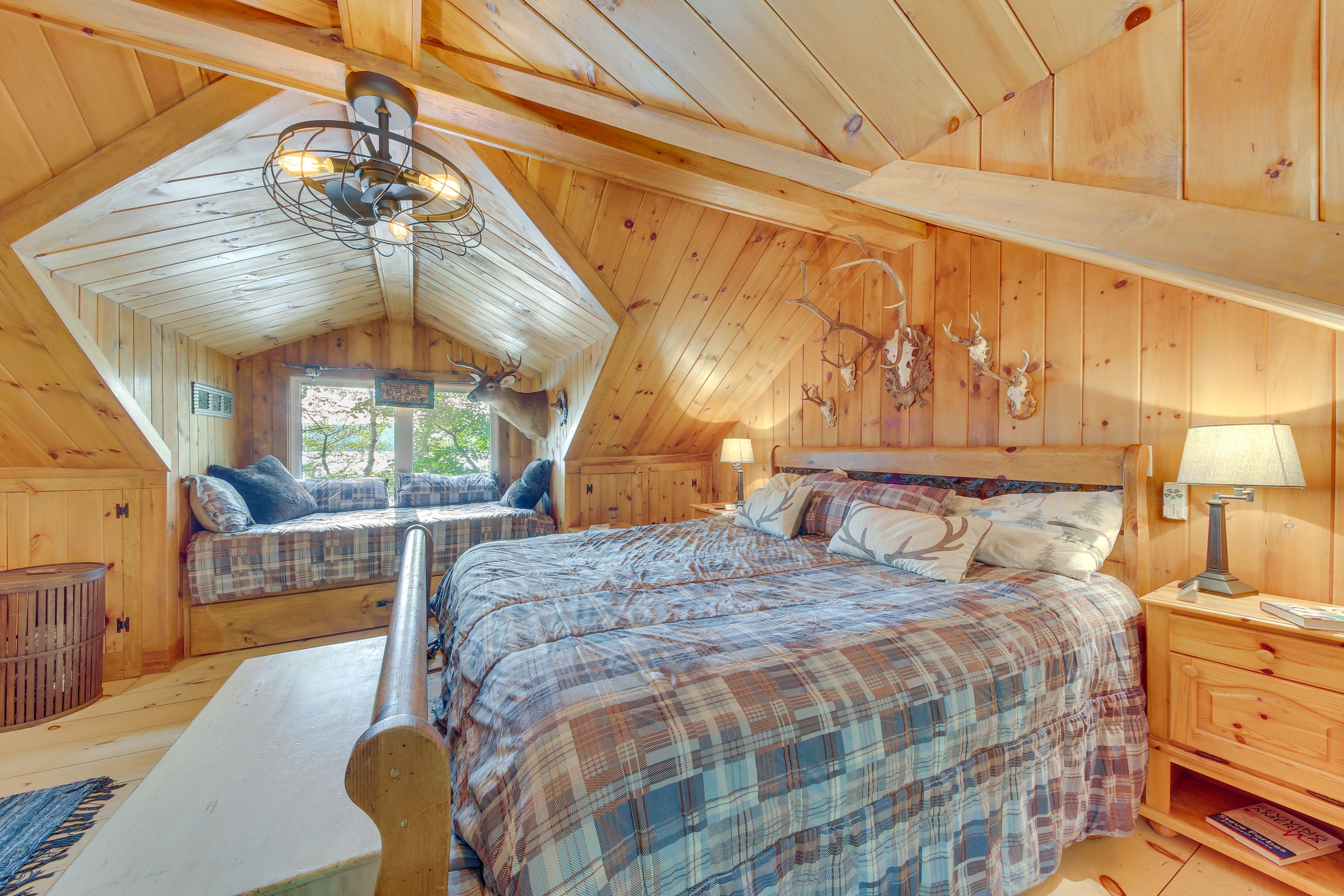 Bedroom 2 | California King Bed | Twin Daybed w/ Twin Trundle | 2nd Floor