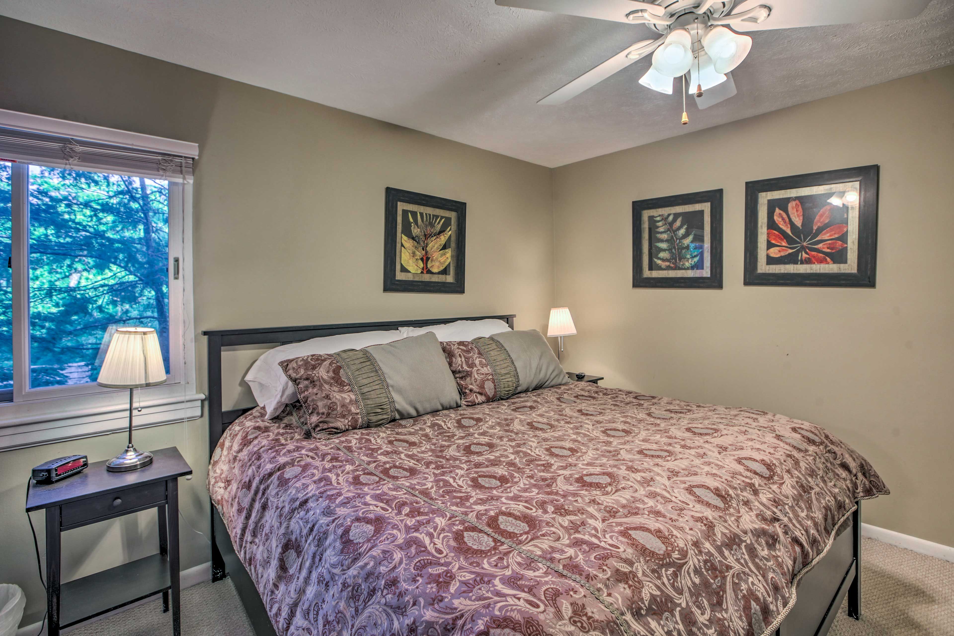 Bedroom 1 | King Bed