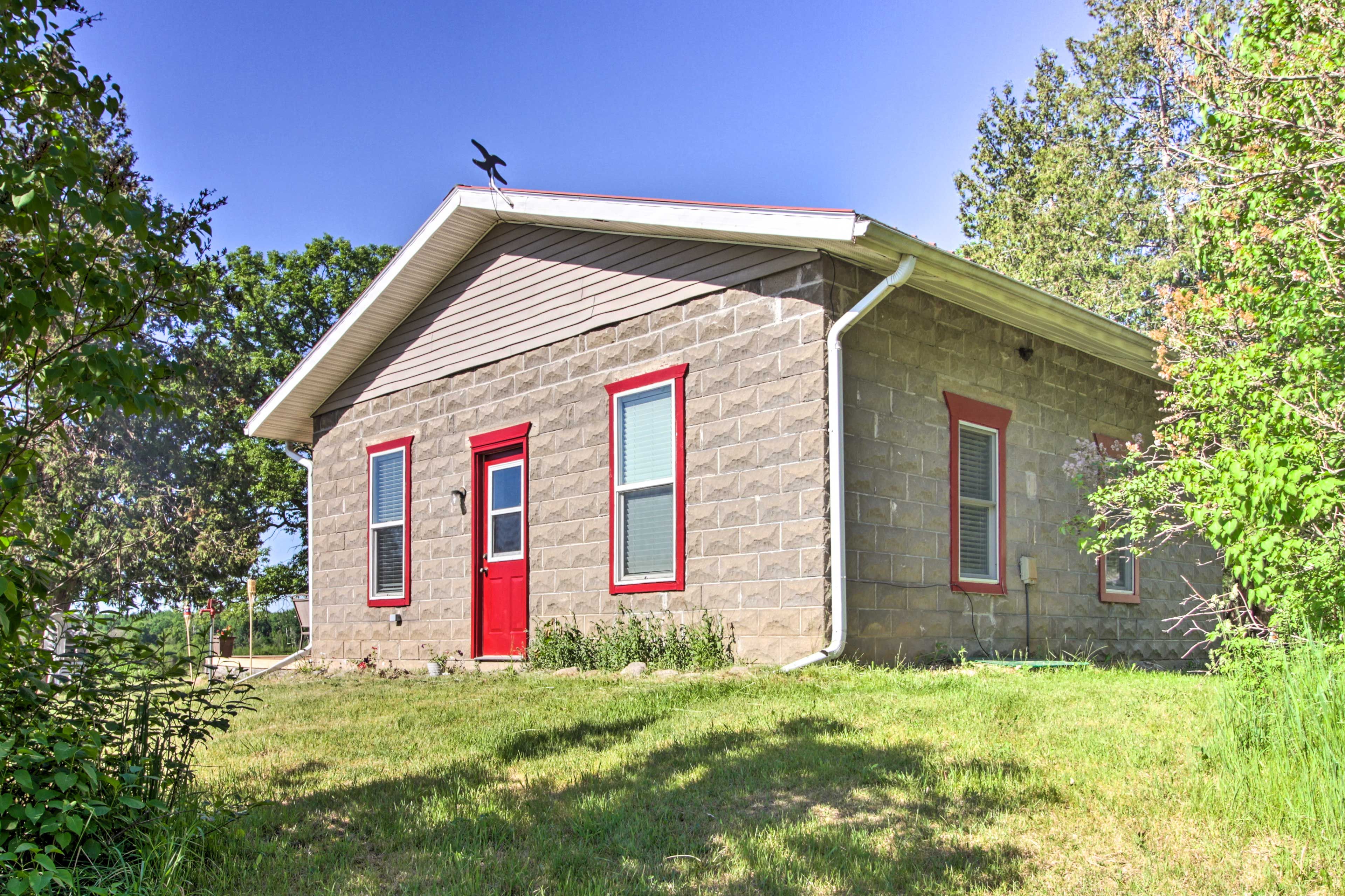 Cabin Exterior | 1 Step to Access | Driveway Parking (10+ Vehicles) | RV Parking