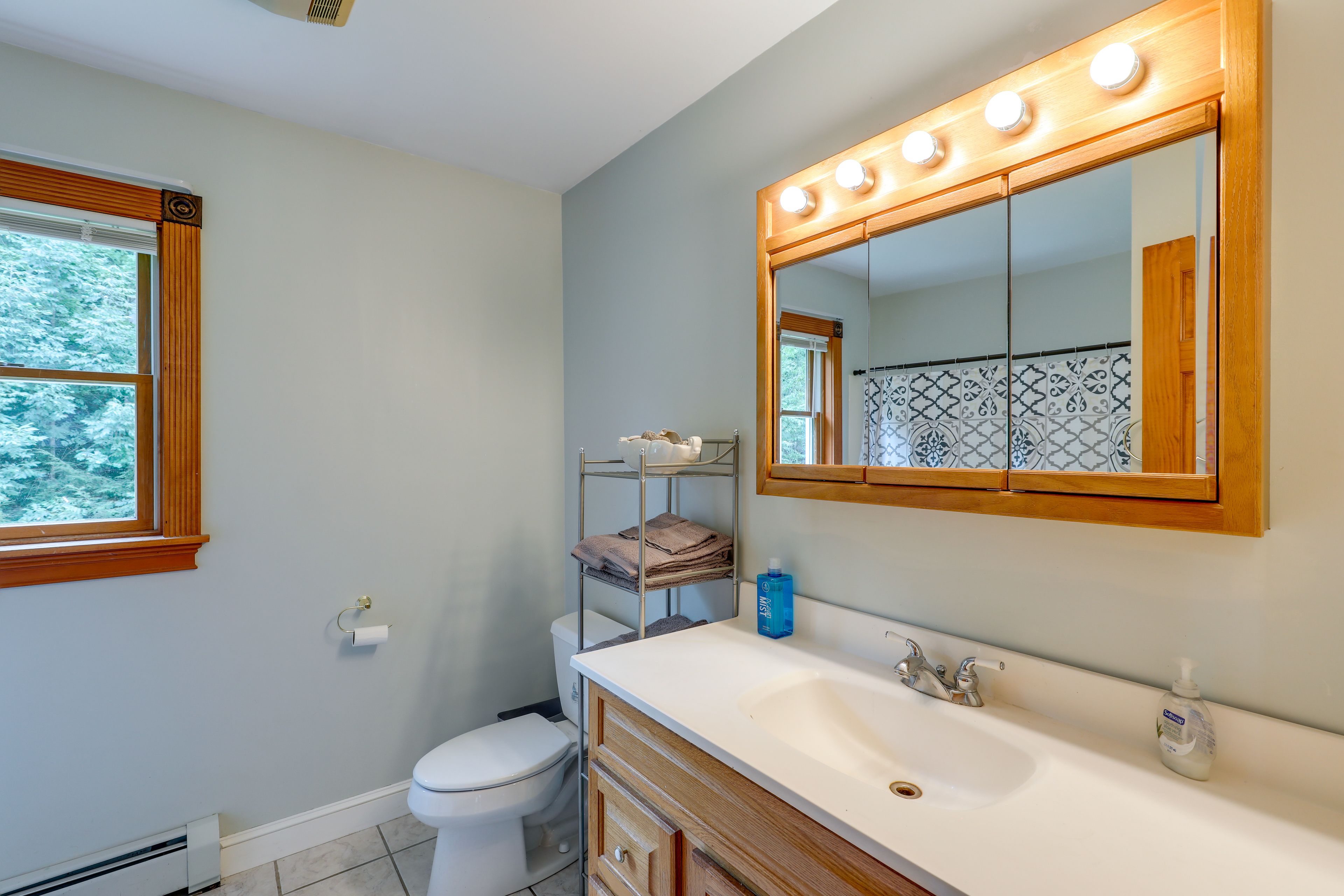 Full Bathroom