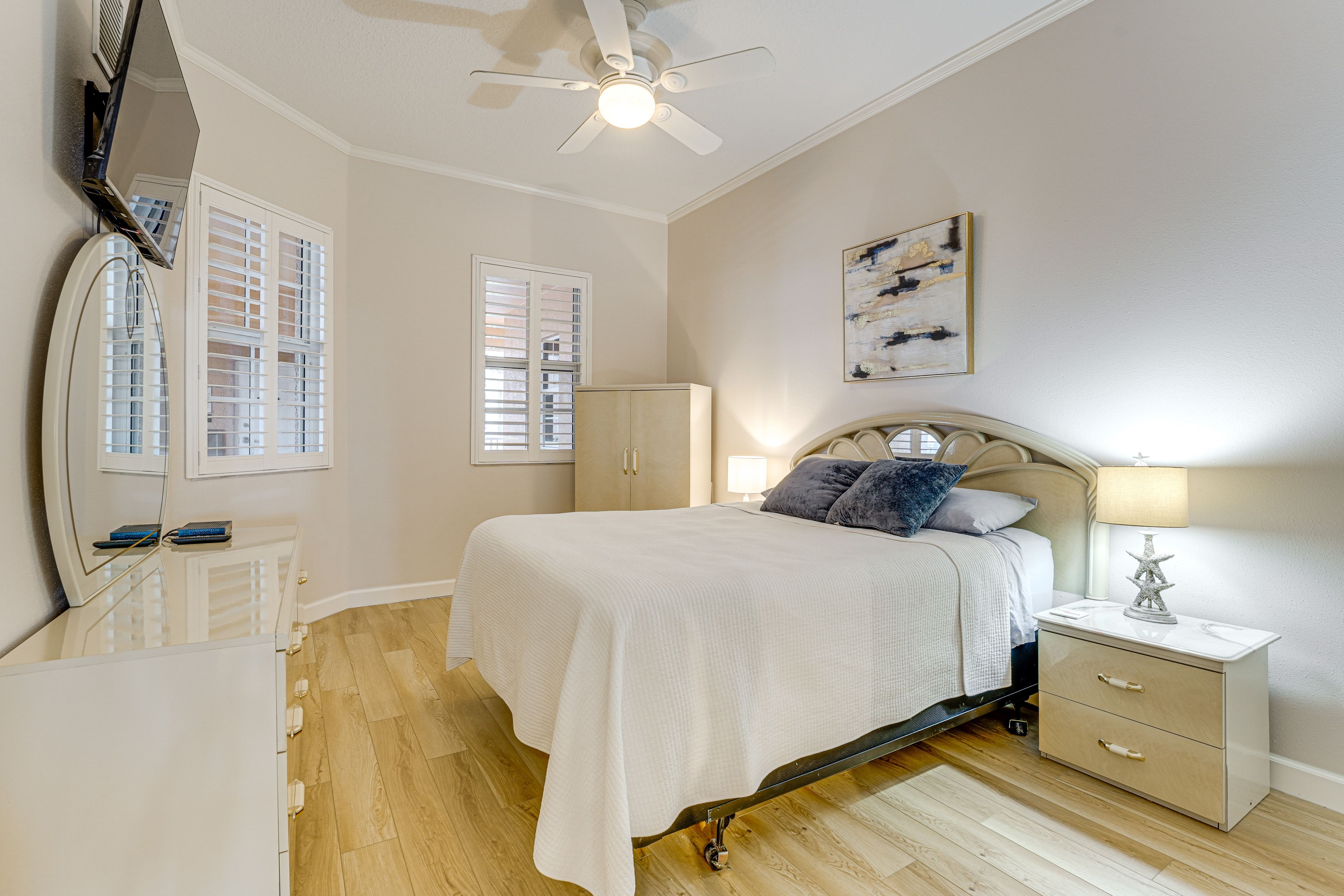 Bedroom 2 | Queen Bed