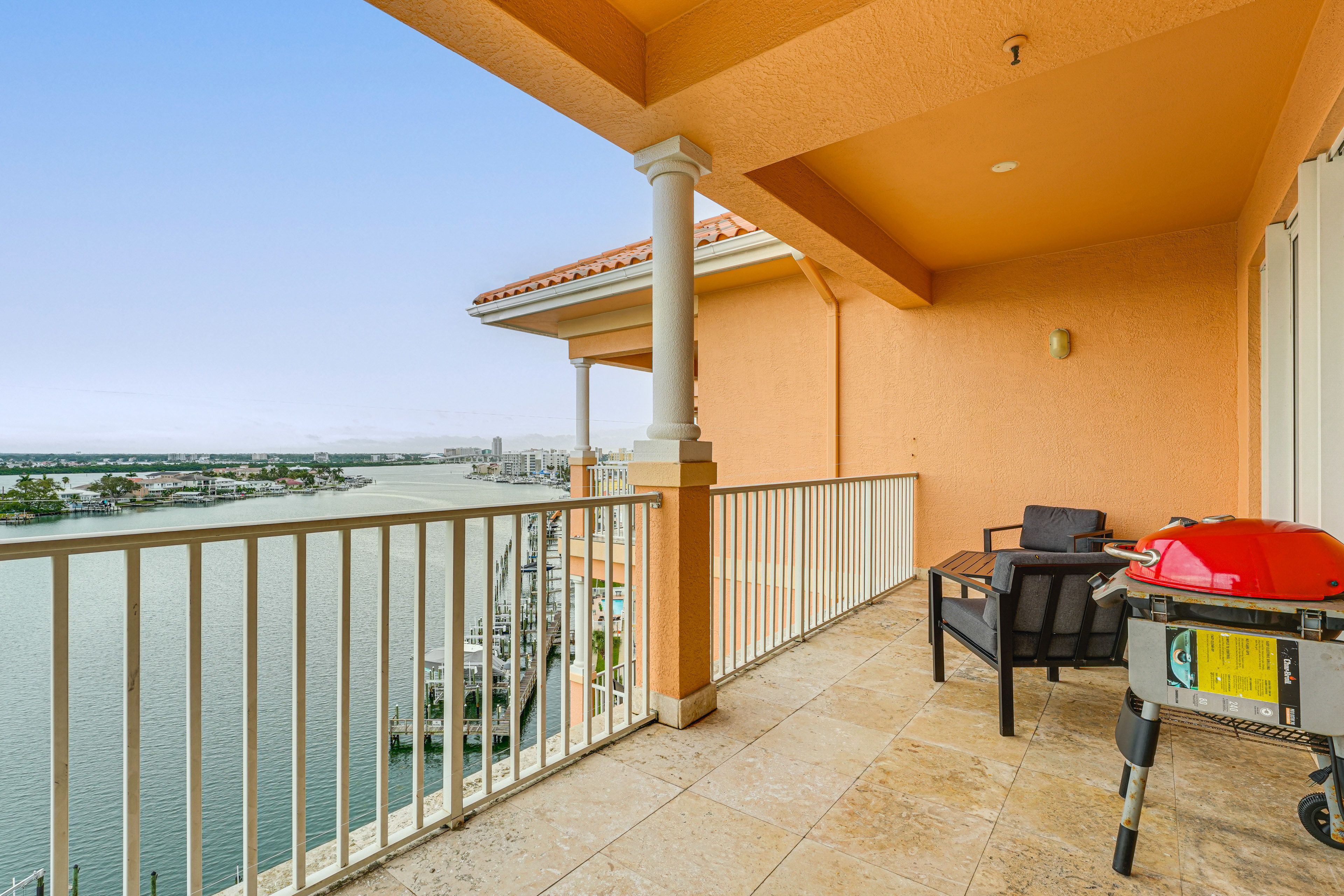 Covered Balcony | Grill | Outdoor Dining
