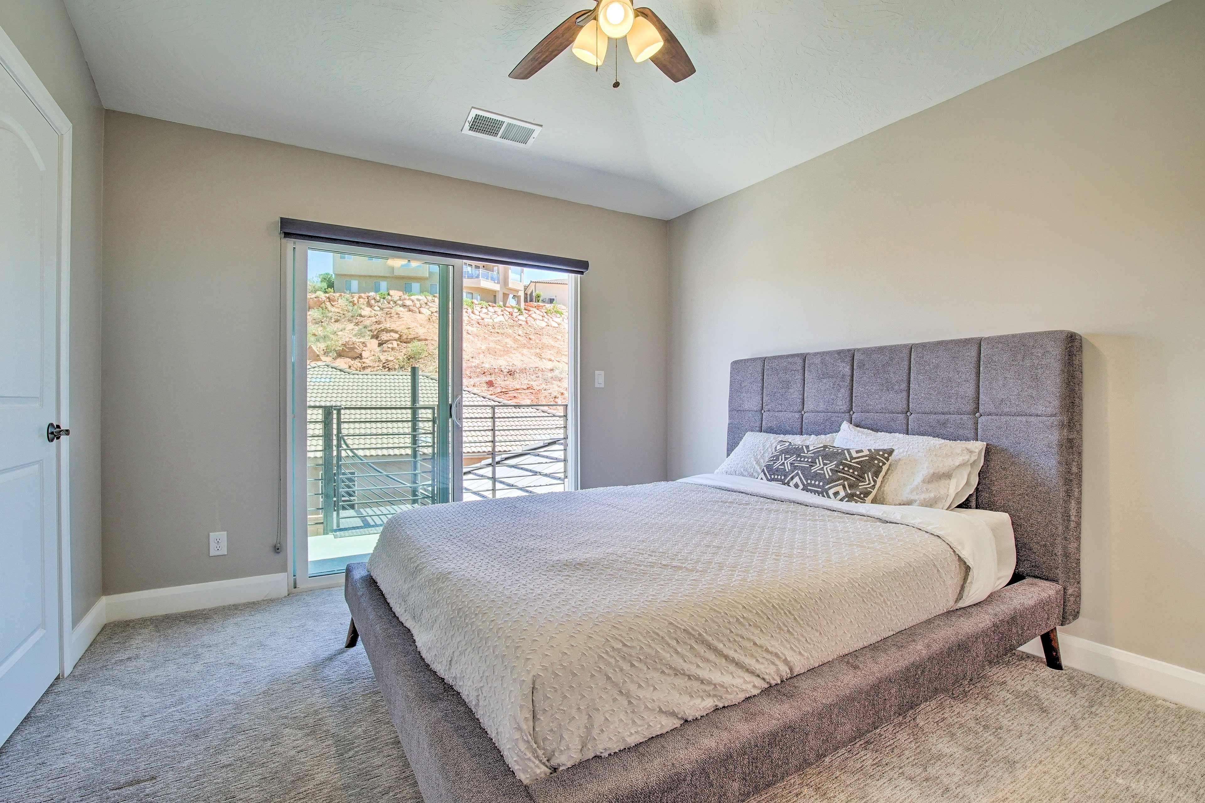 Bedroom 2 | Queen Bed