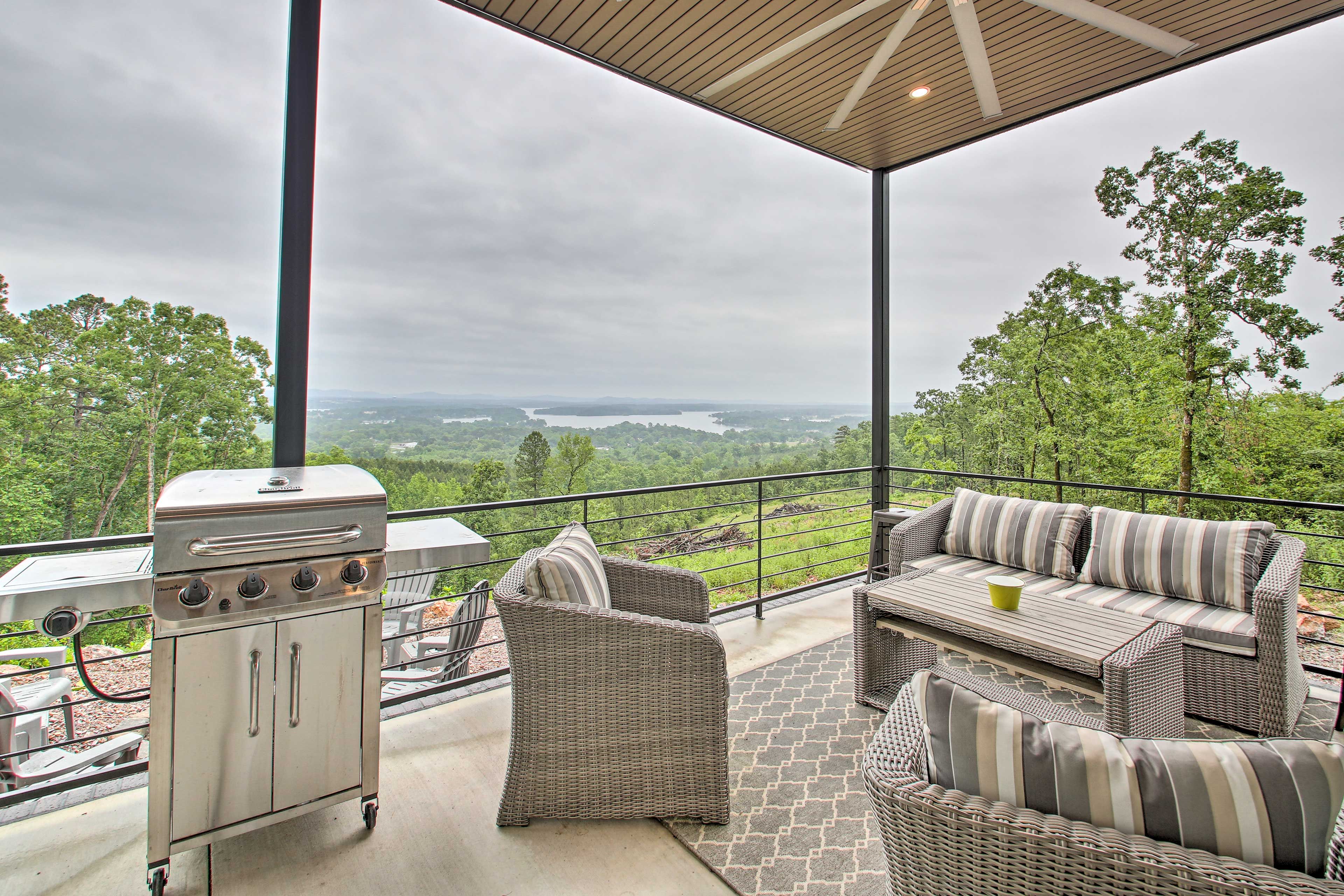 Lower-Level Deck | Gas Grill