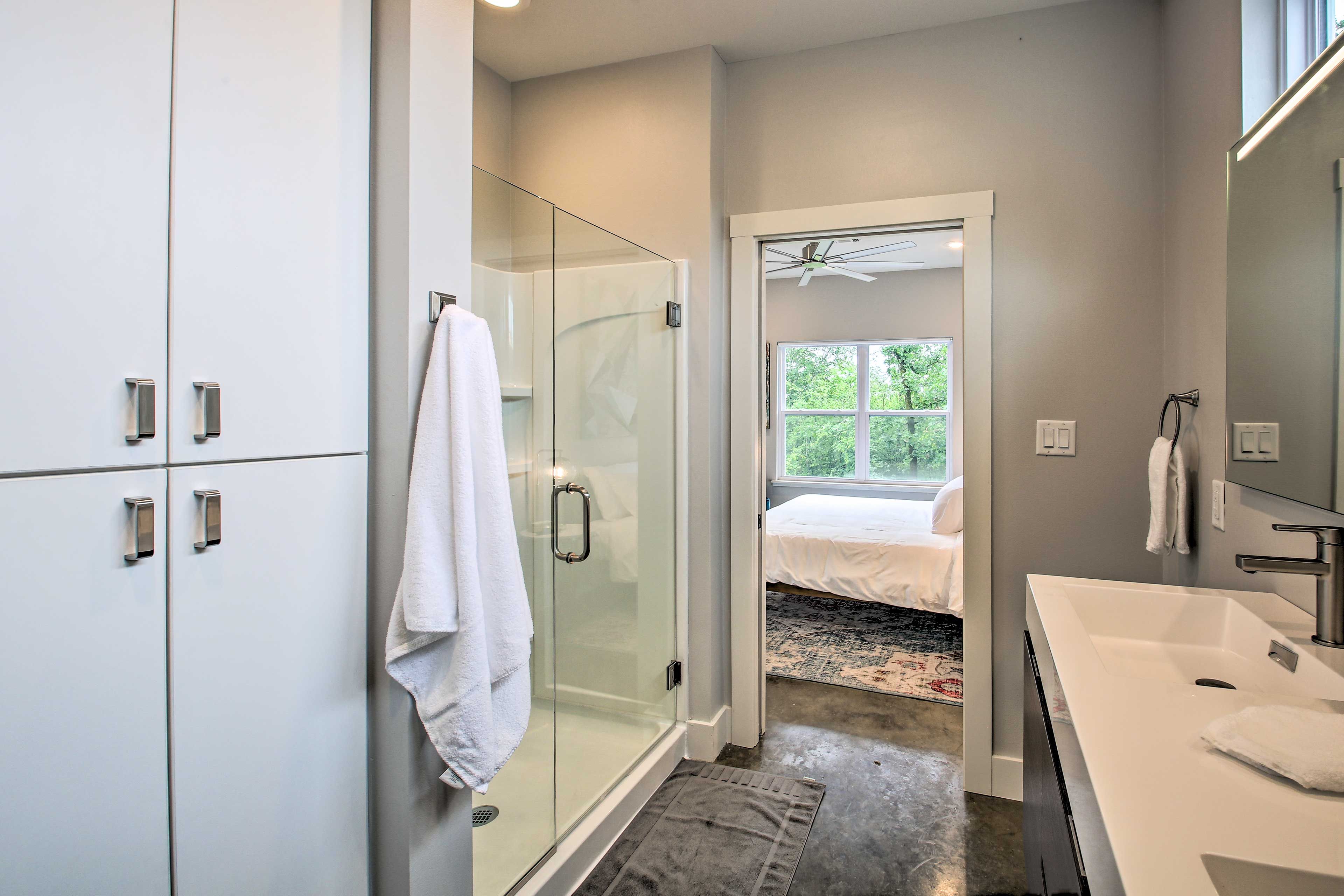 Full En-Suite Bathroom