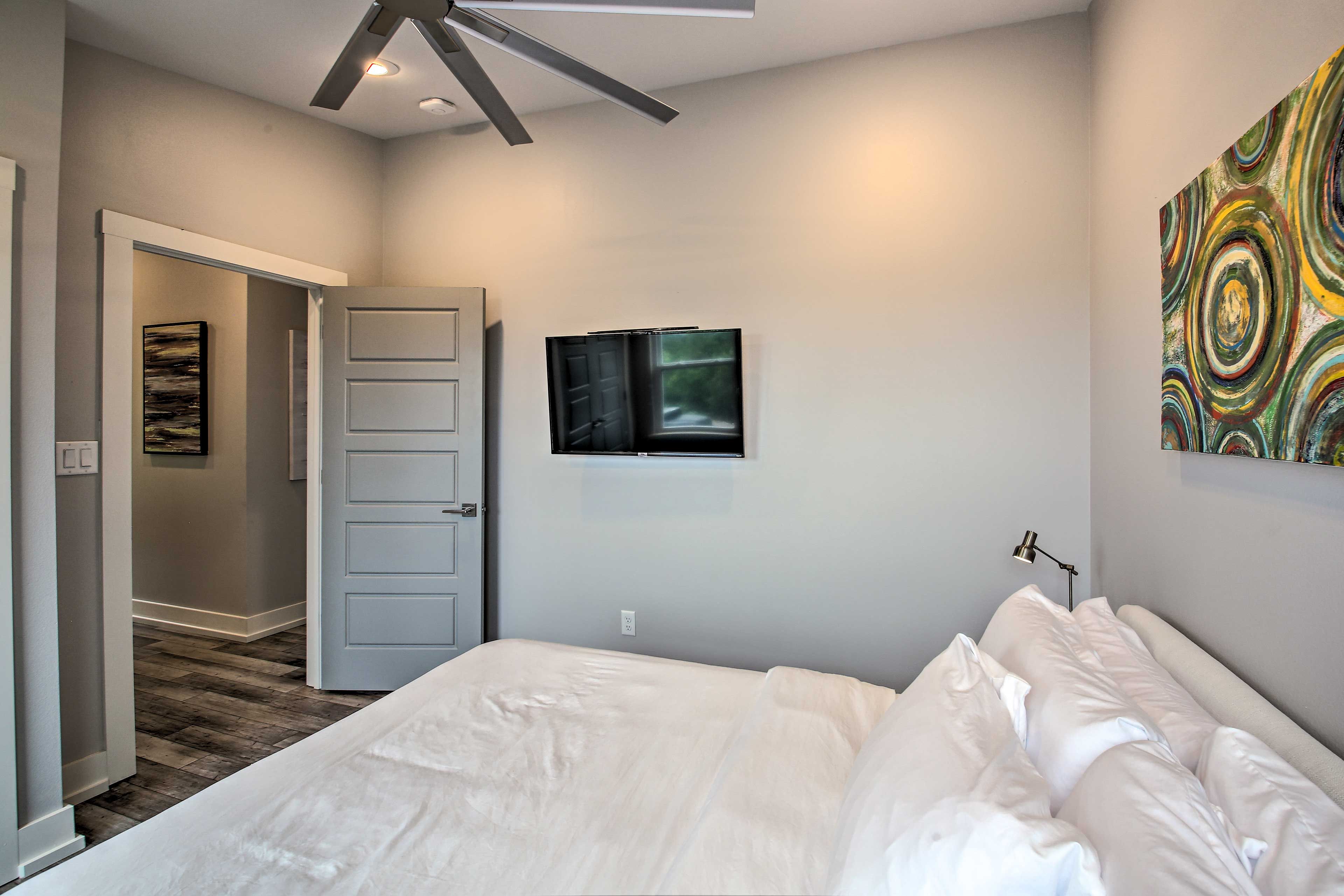 Bedroom 2 | Smart TV