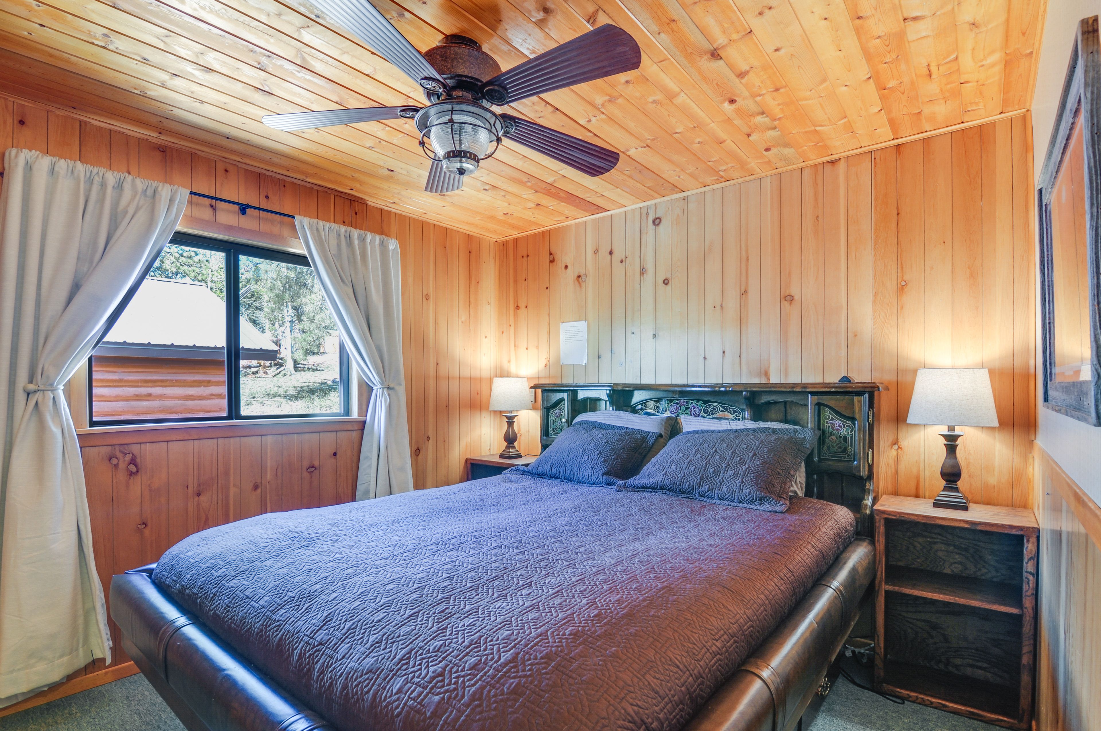 Bedroom 1 | King Bed