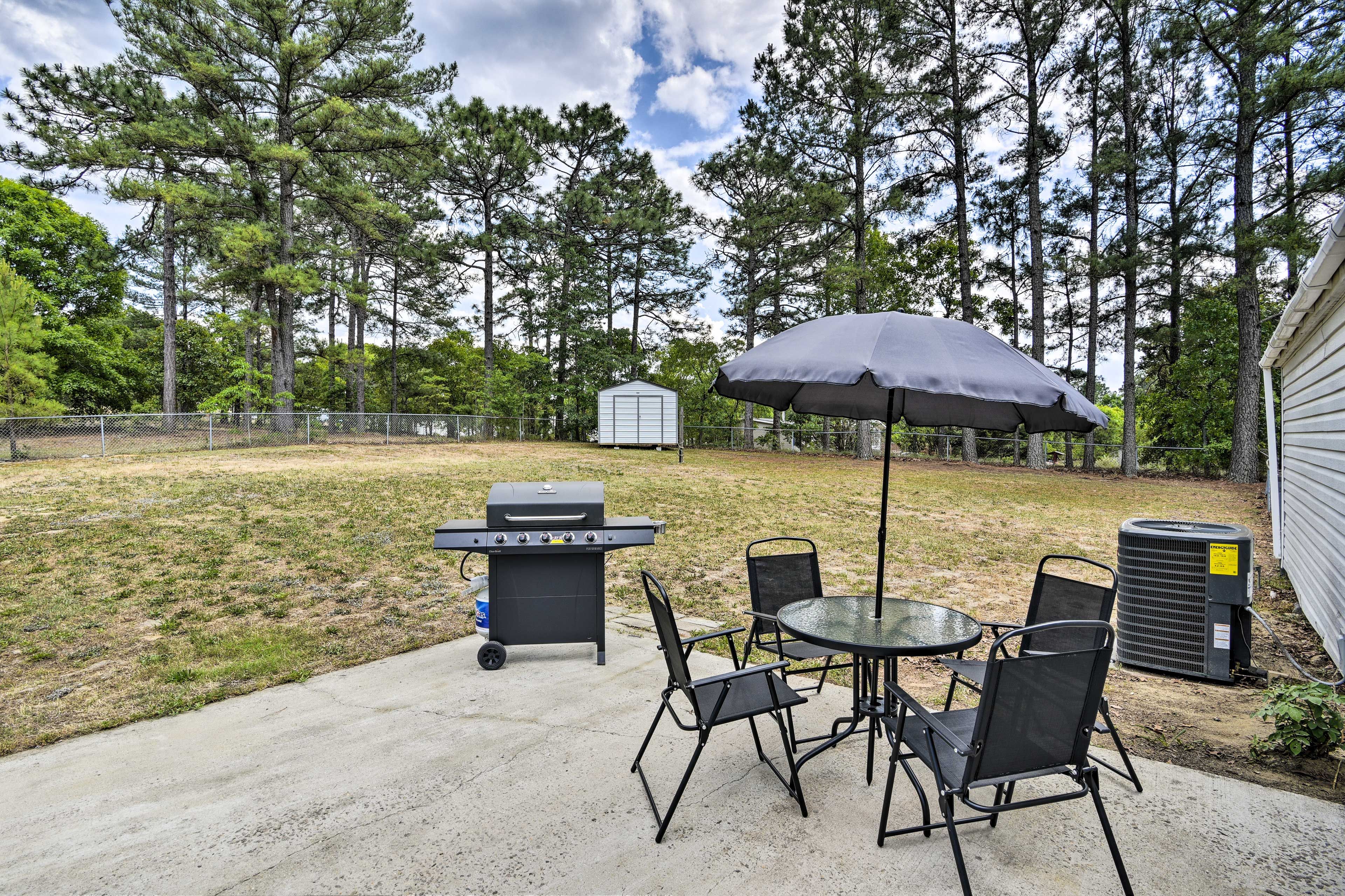 Backyard | Pets Welcome w/ Fee | Furnished Patio