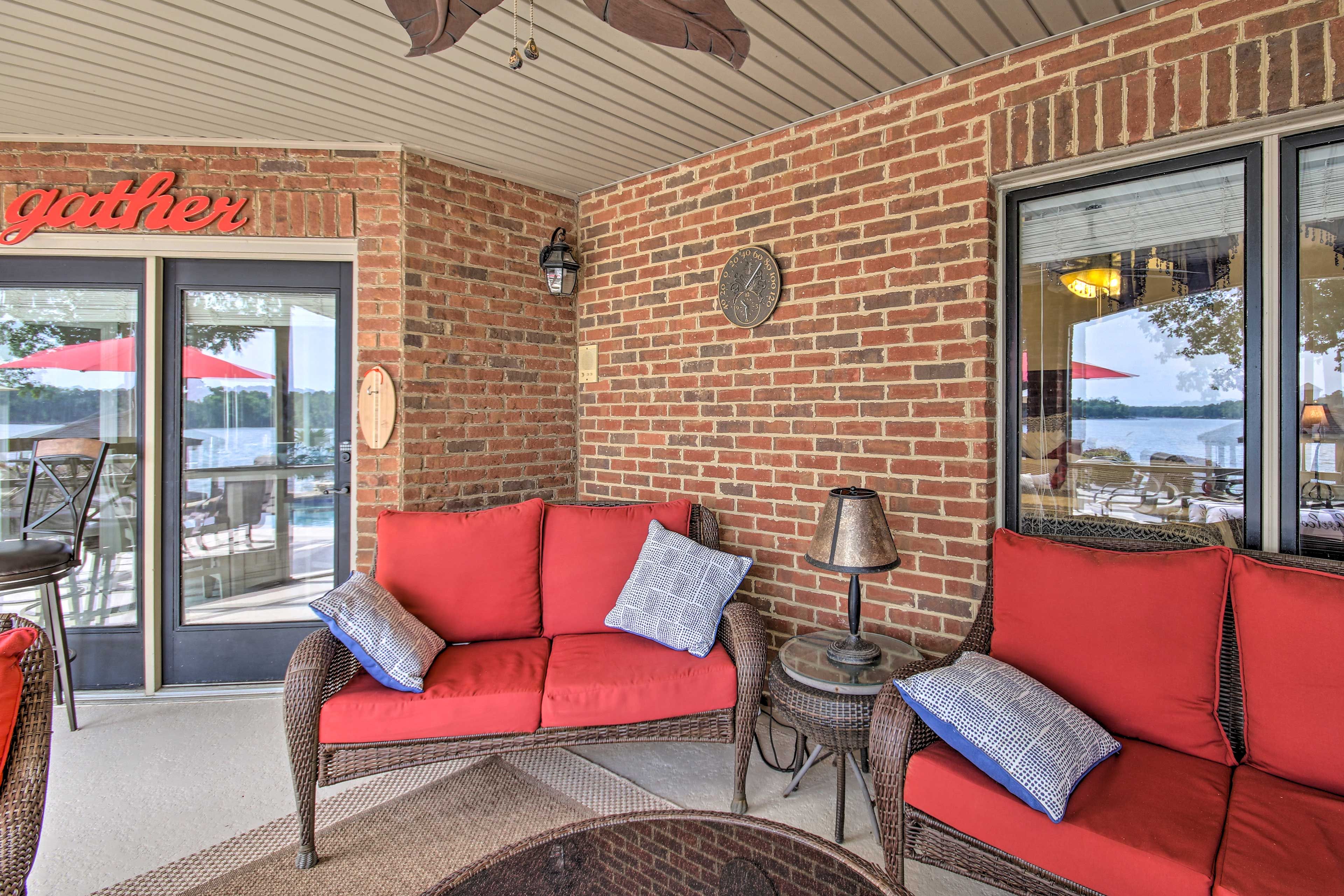 Screened-In Patio