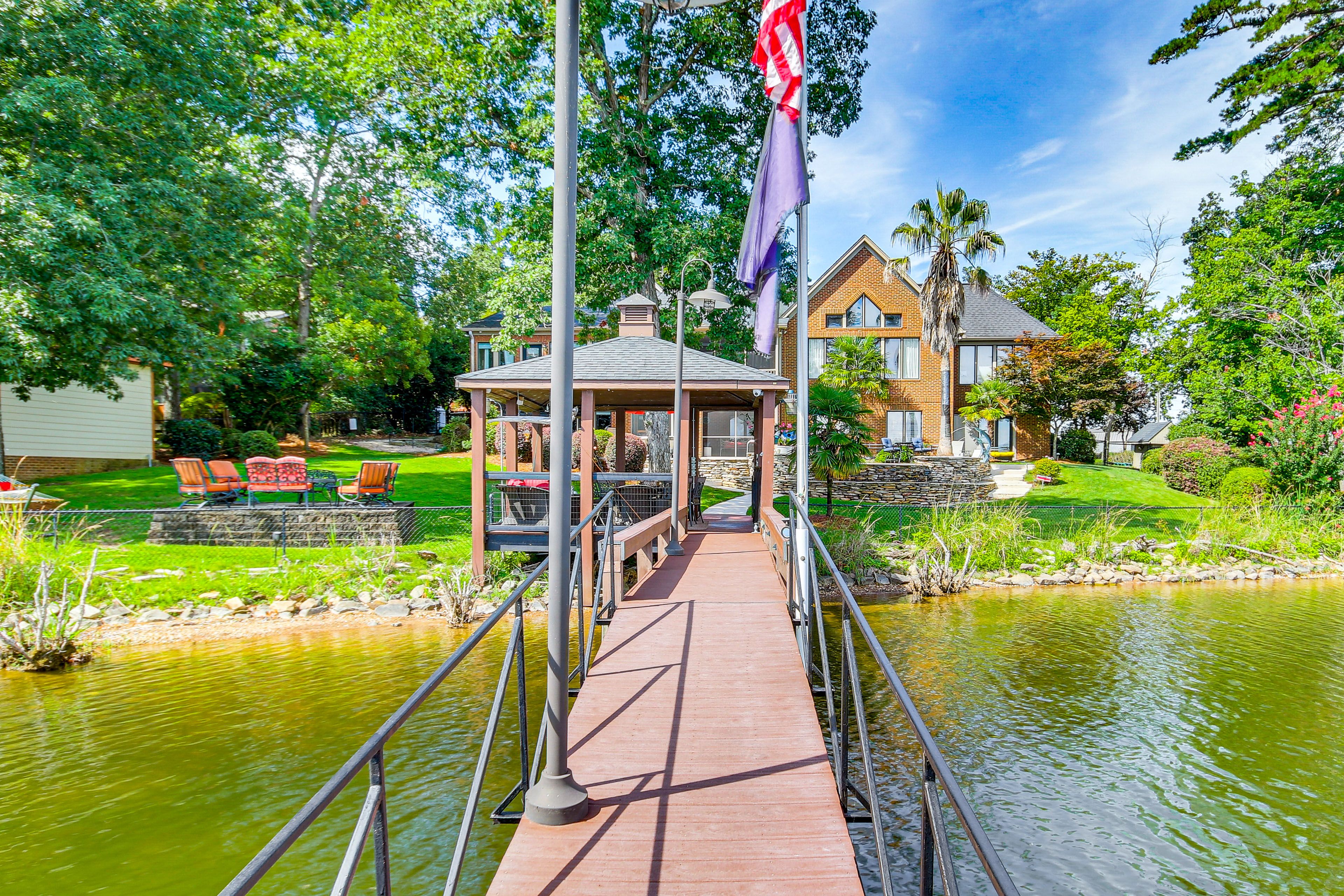 Dock | Kayaks & Paddleboards Provided