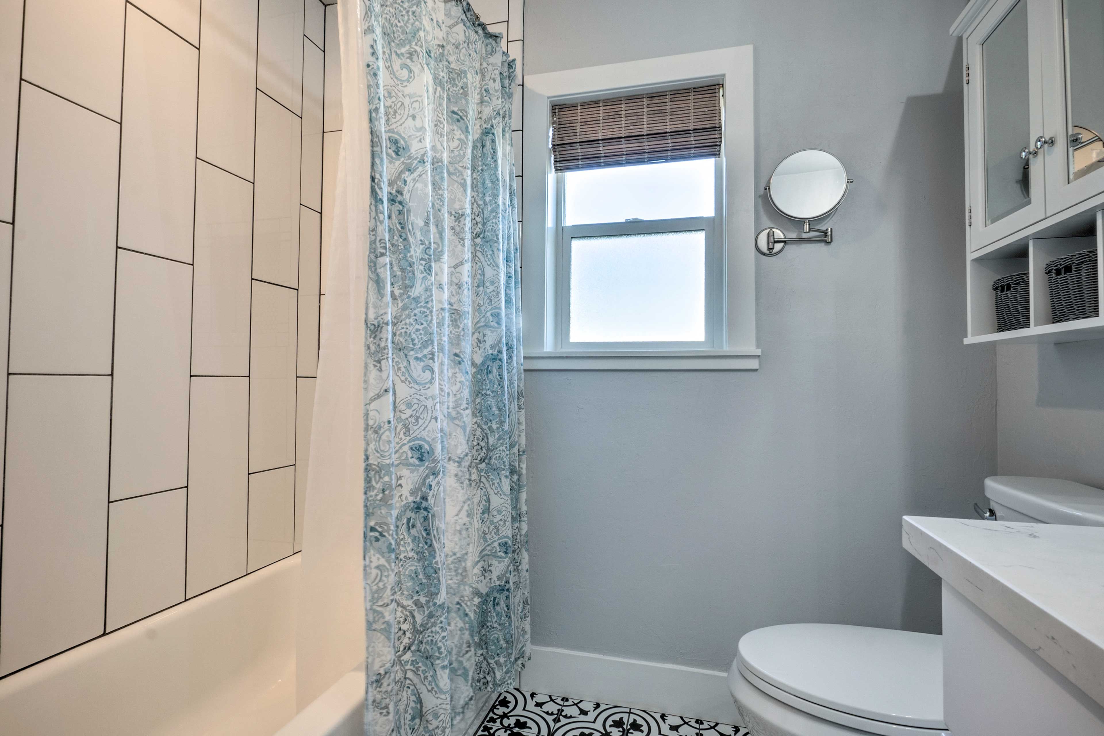 Bathroom | Shower/Tub Combo
