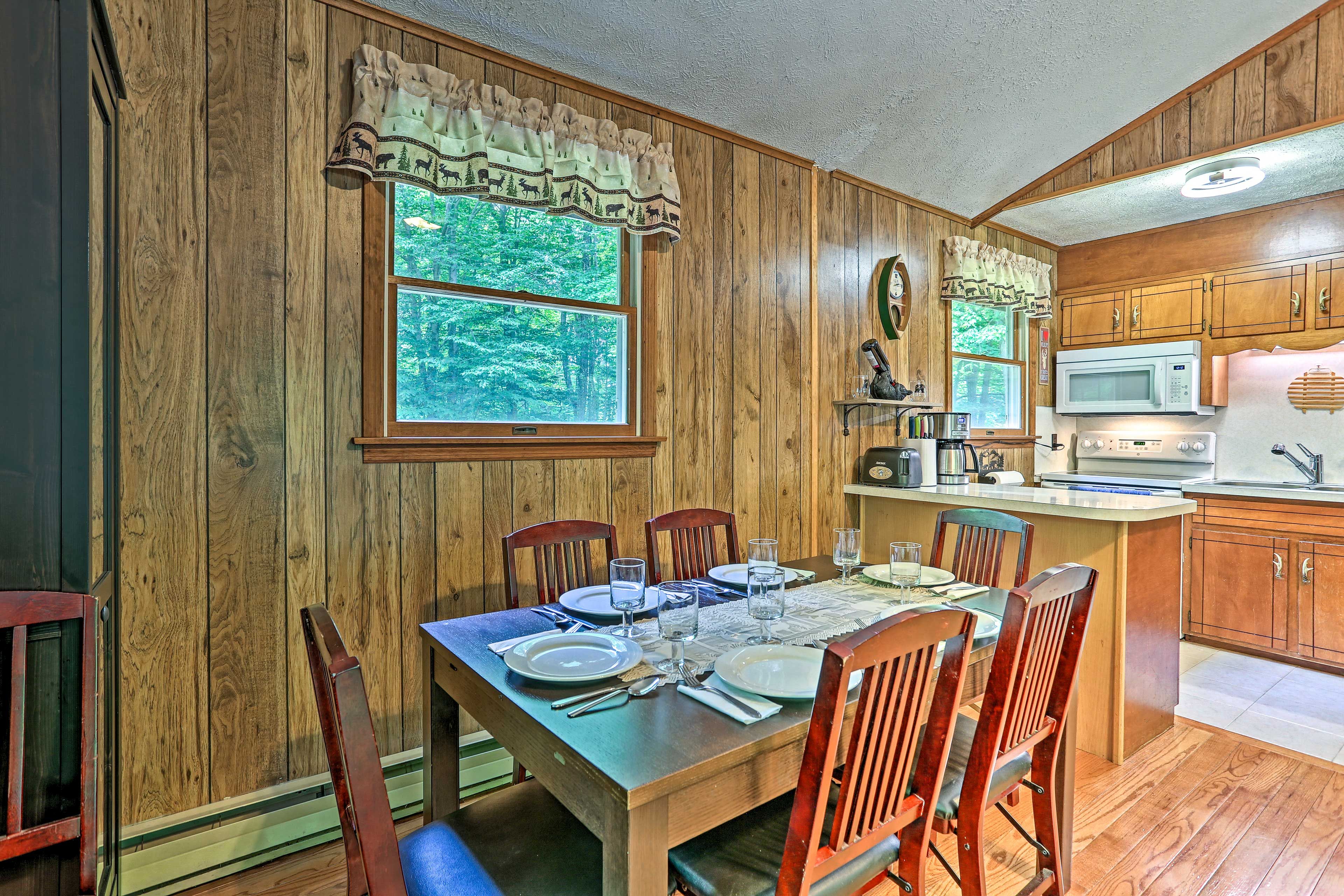 Living Room | Dining Area