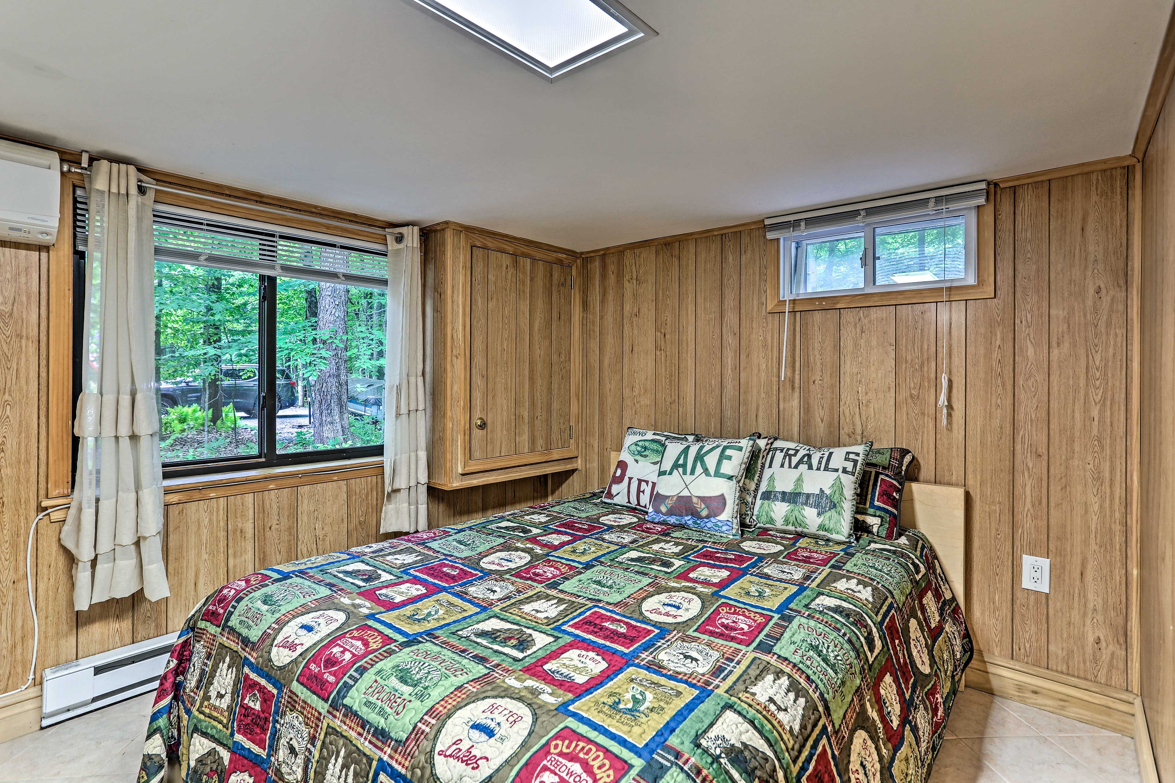 Bedroom 3 | Queen Bed