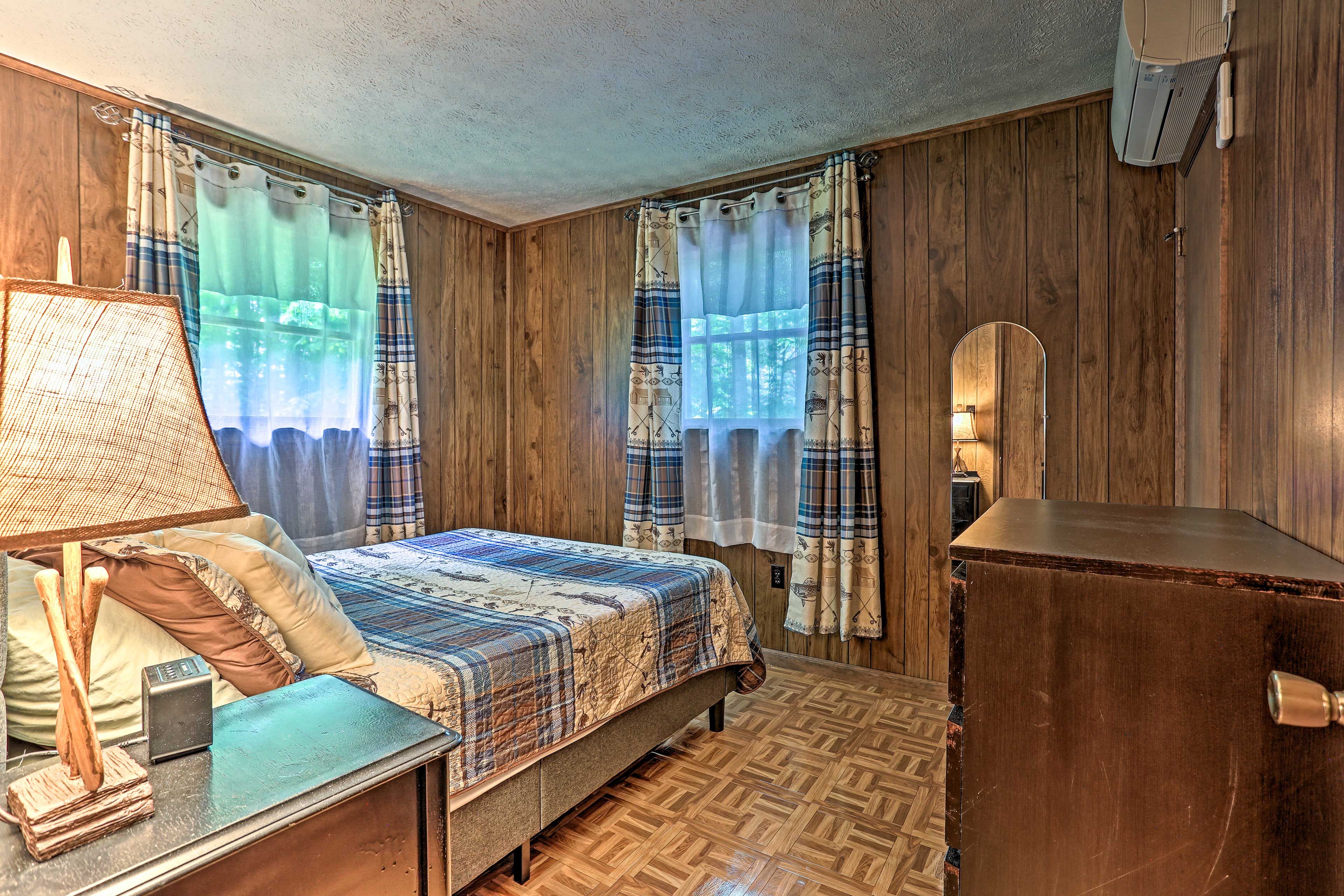 Bedroom 2 | Main Floor