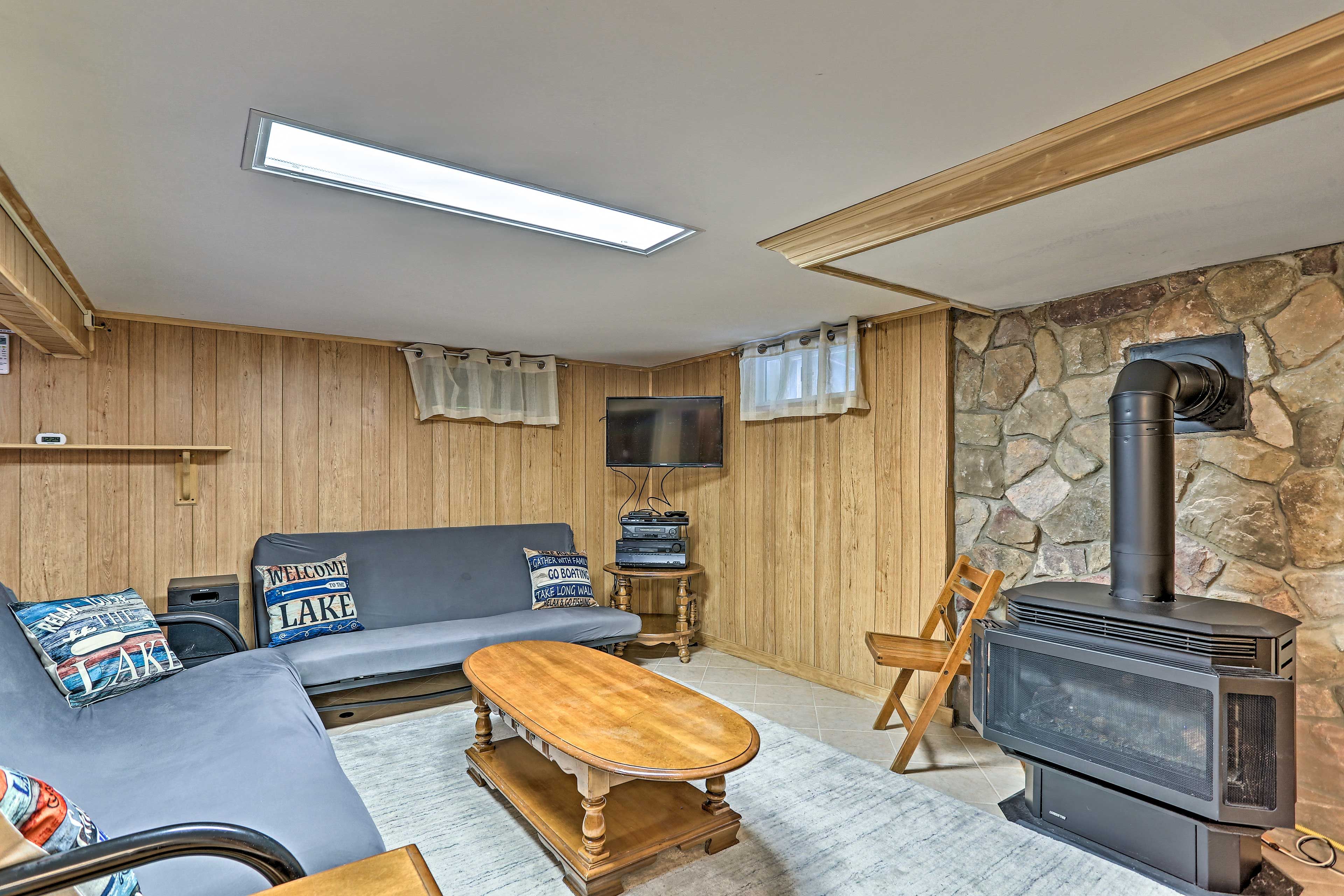Game Room | Cable TV
