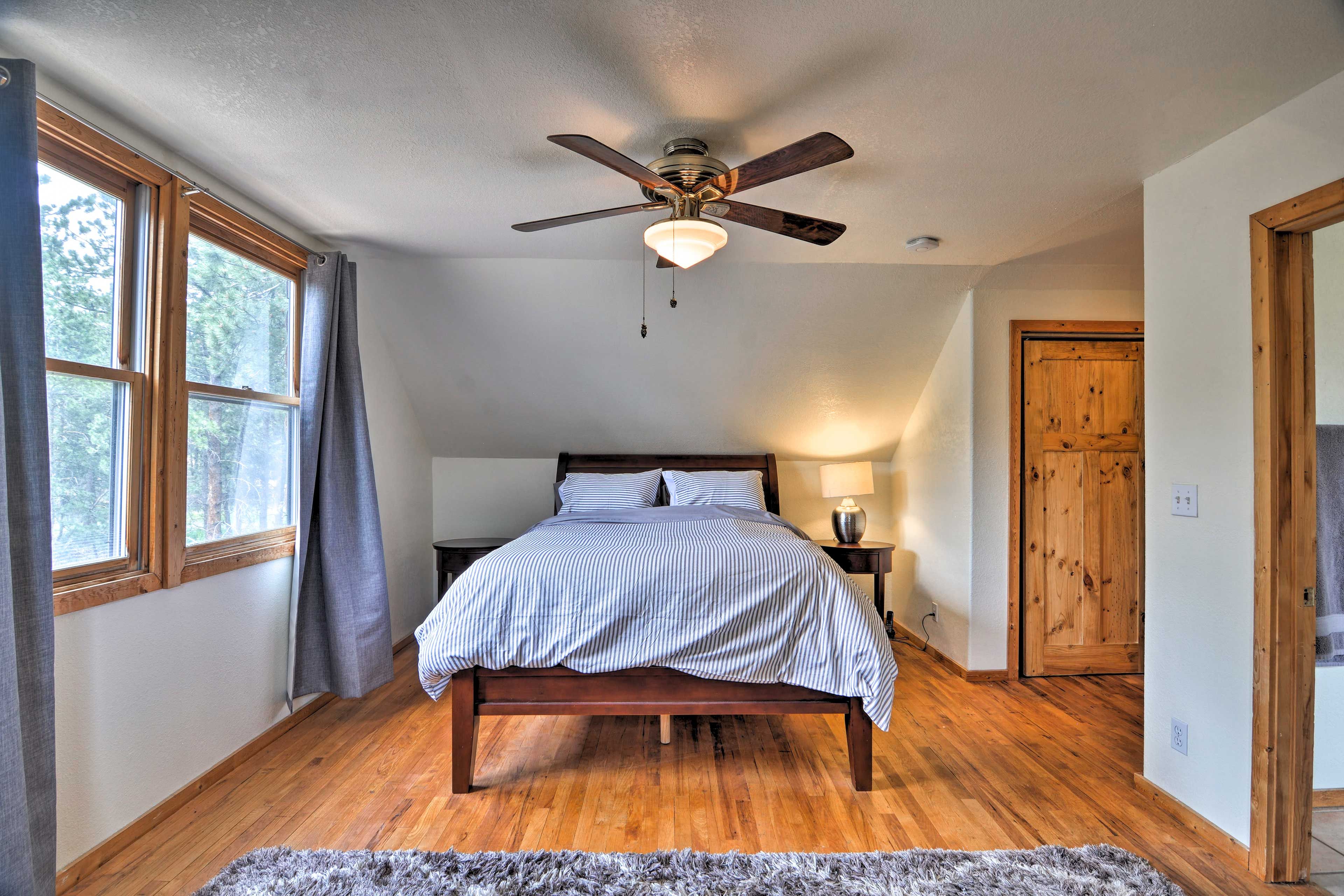 Bedroom 2 | Queen Bed | Second Level