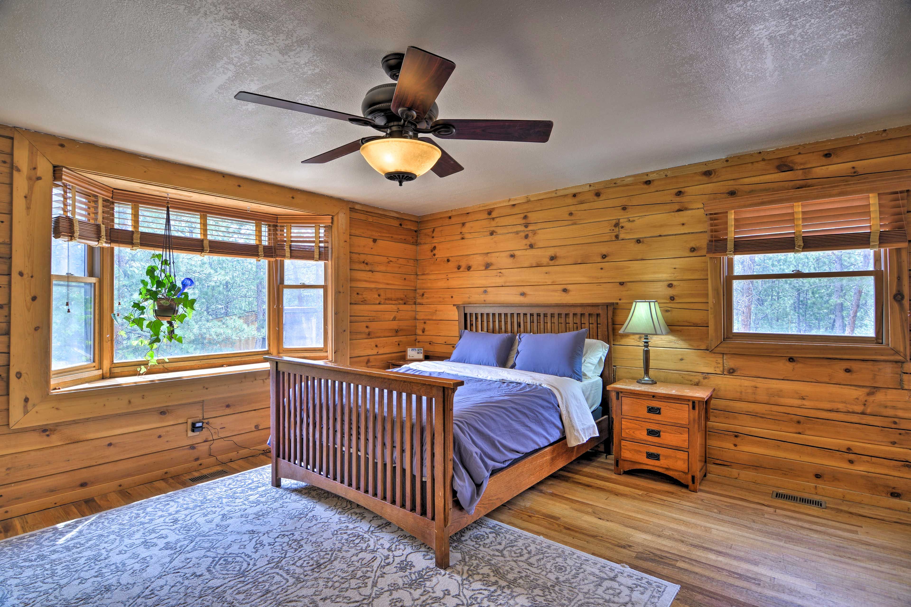 Bedroom 1 | Queen Bed | Main Level