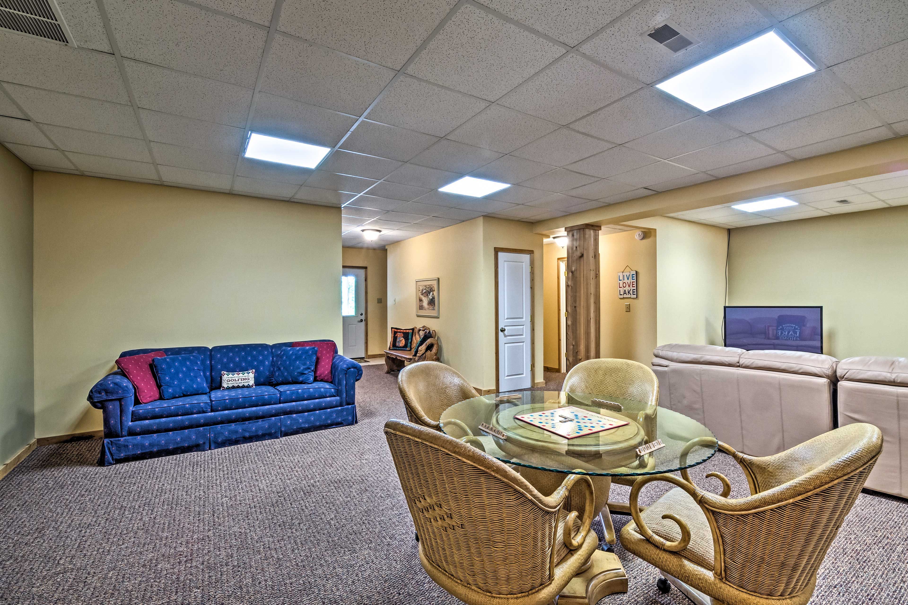 Family Room | Sleeper Sofa