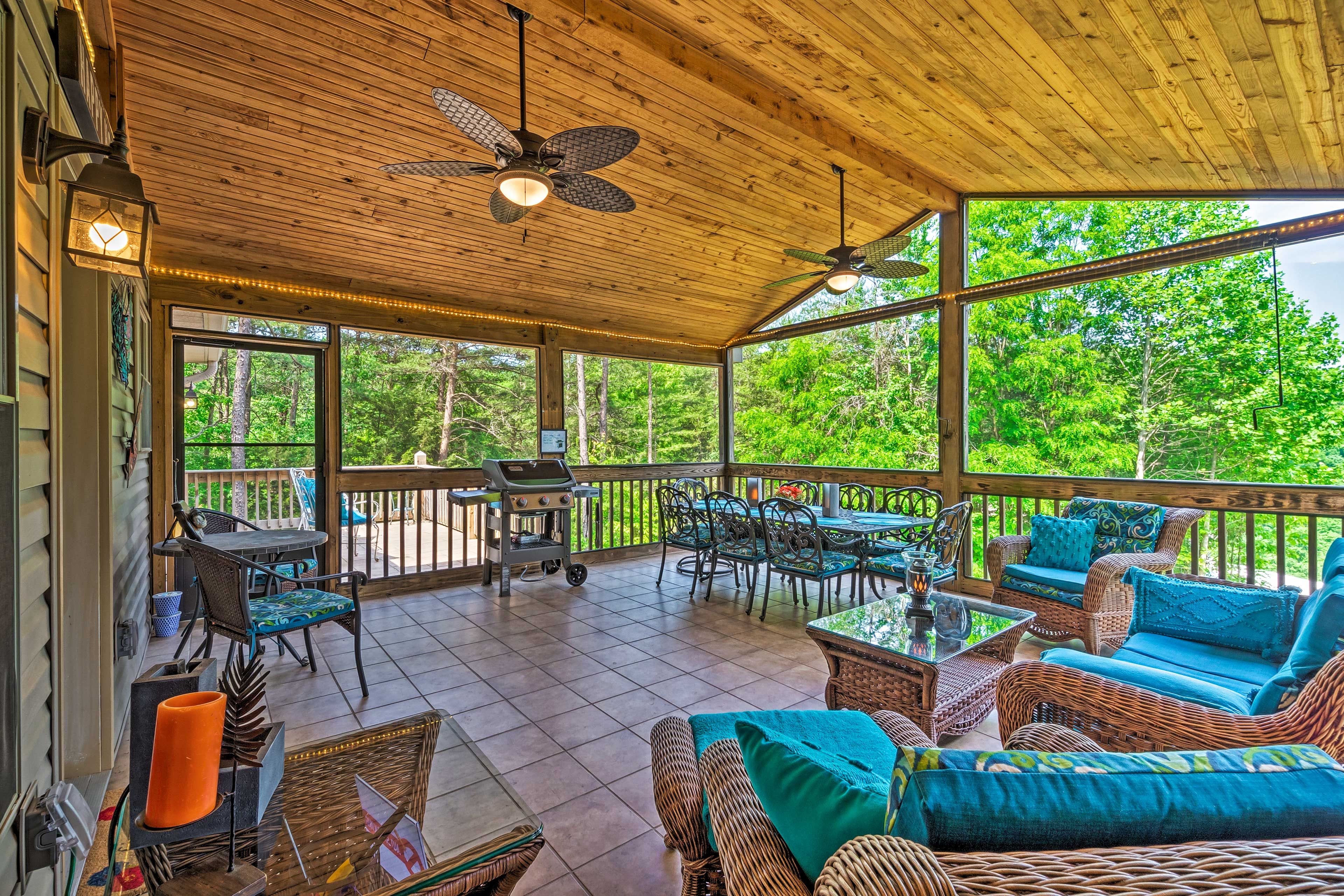 Screened-In Deck