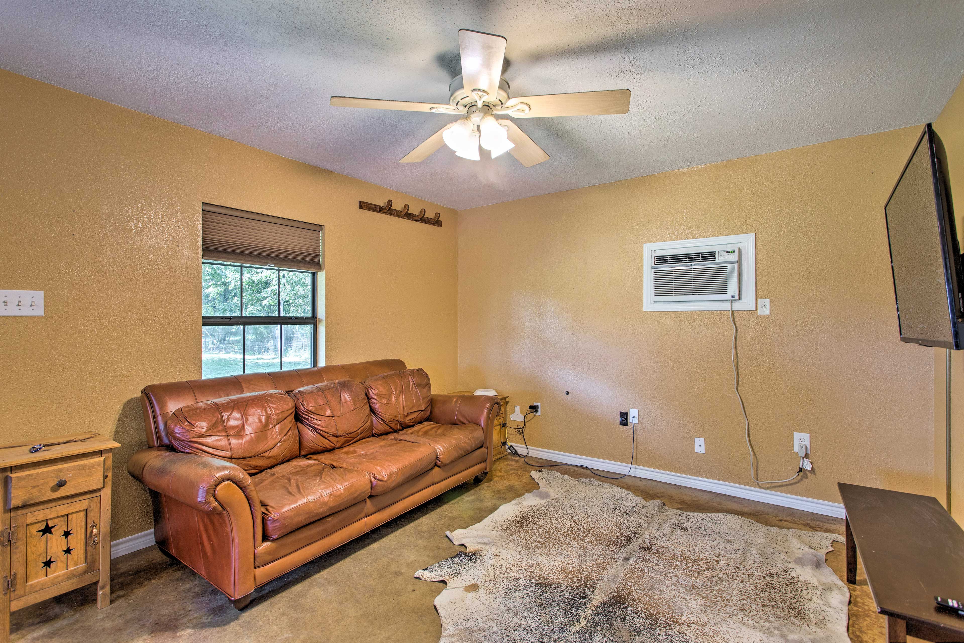 Living Room | Smart TV