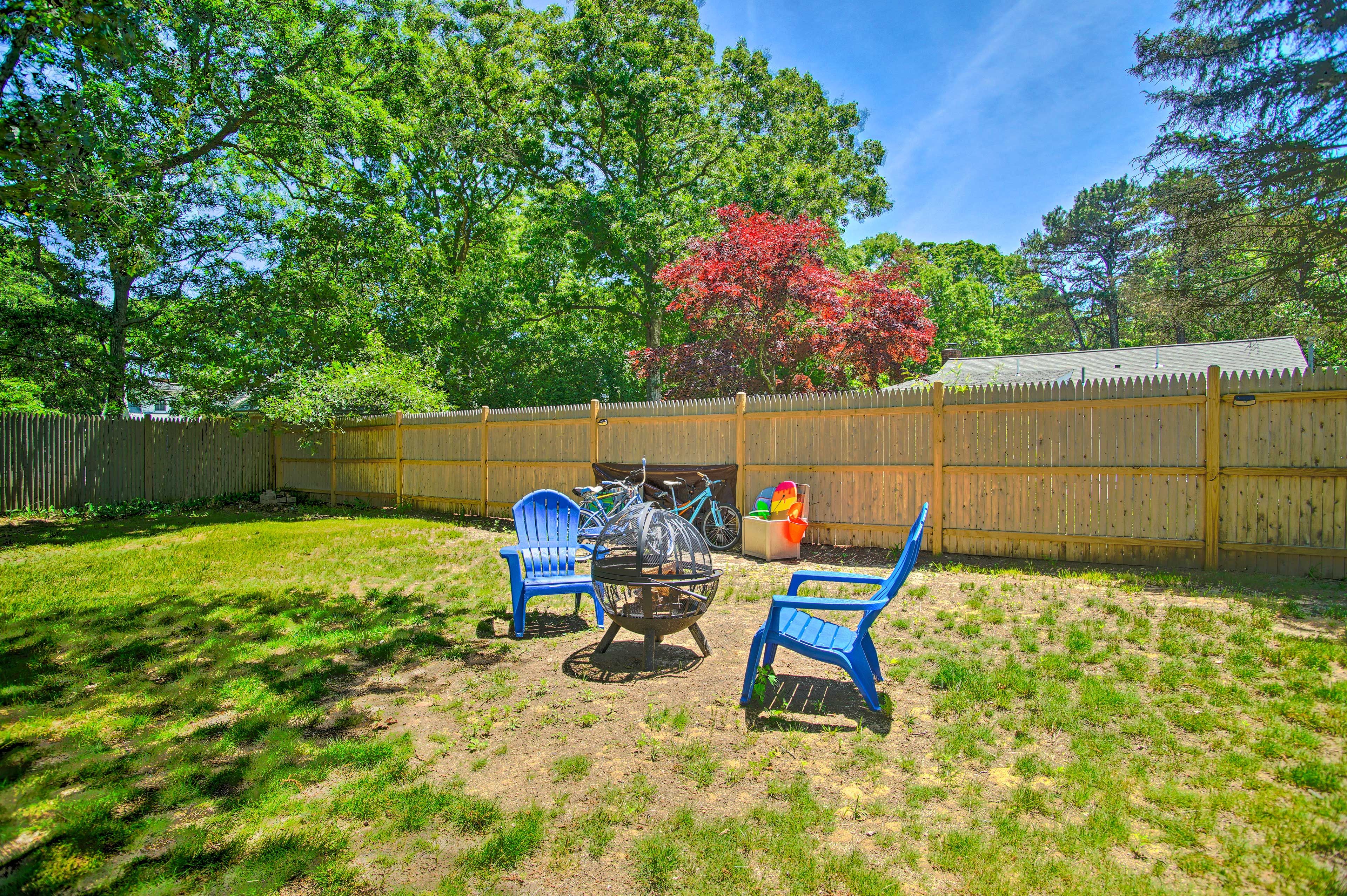 Backyard | Fire Pit | Bicycles | Beach Gear