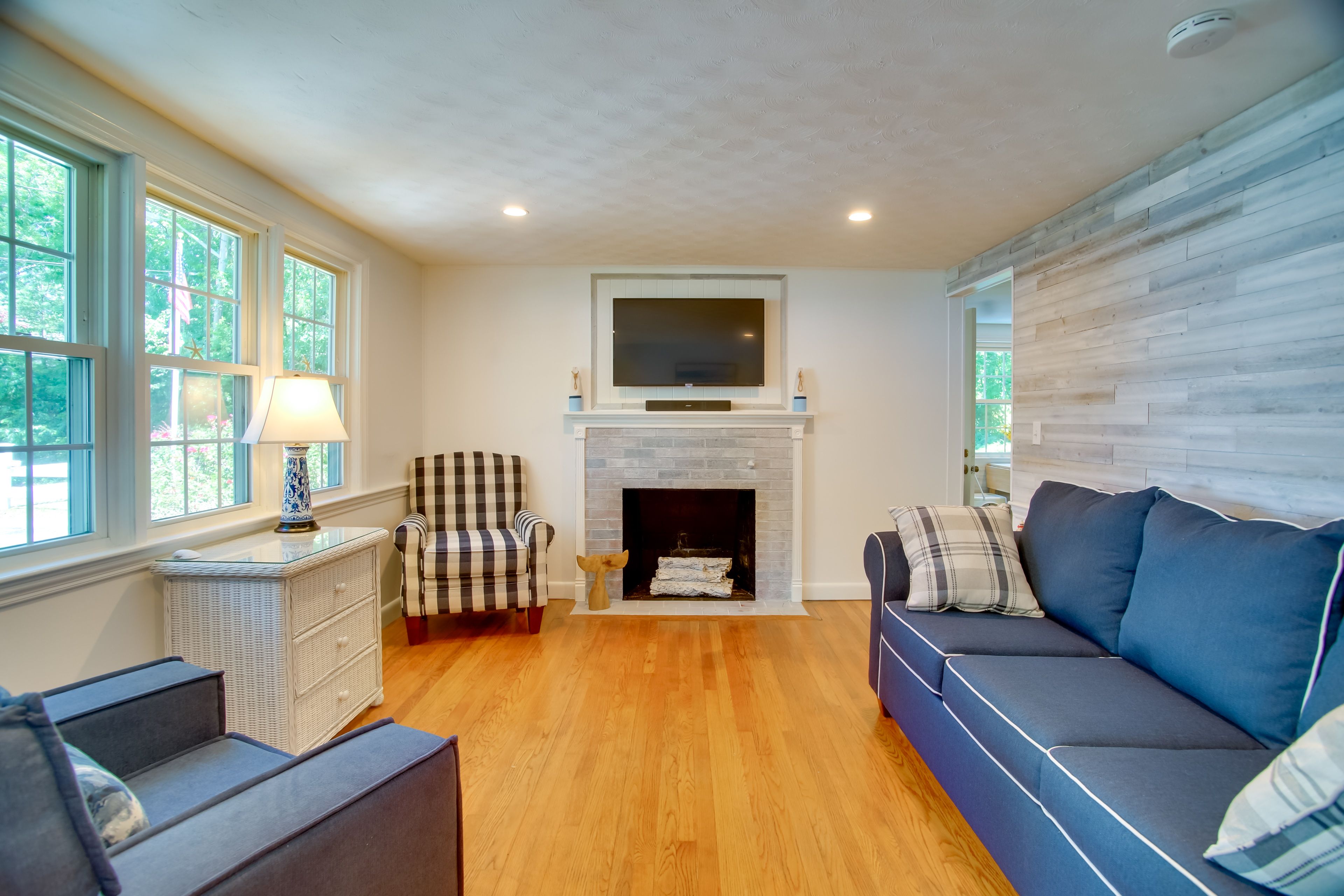 Living Room | Smart TV | Free WiFi