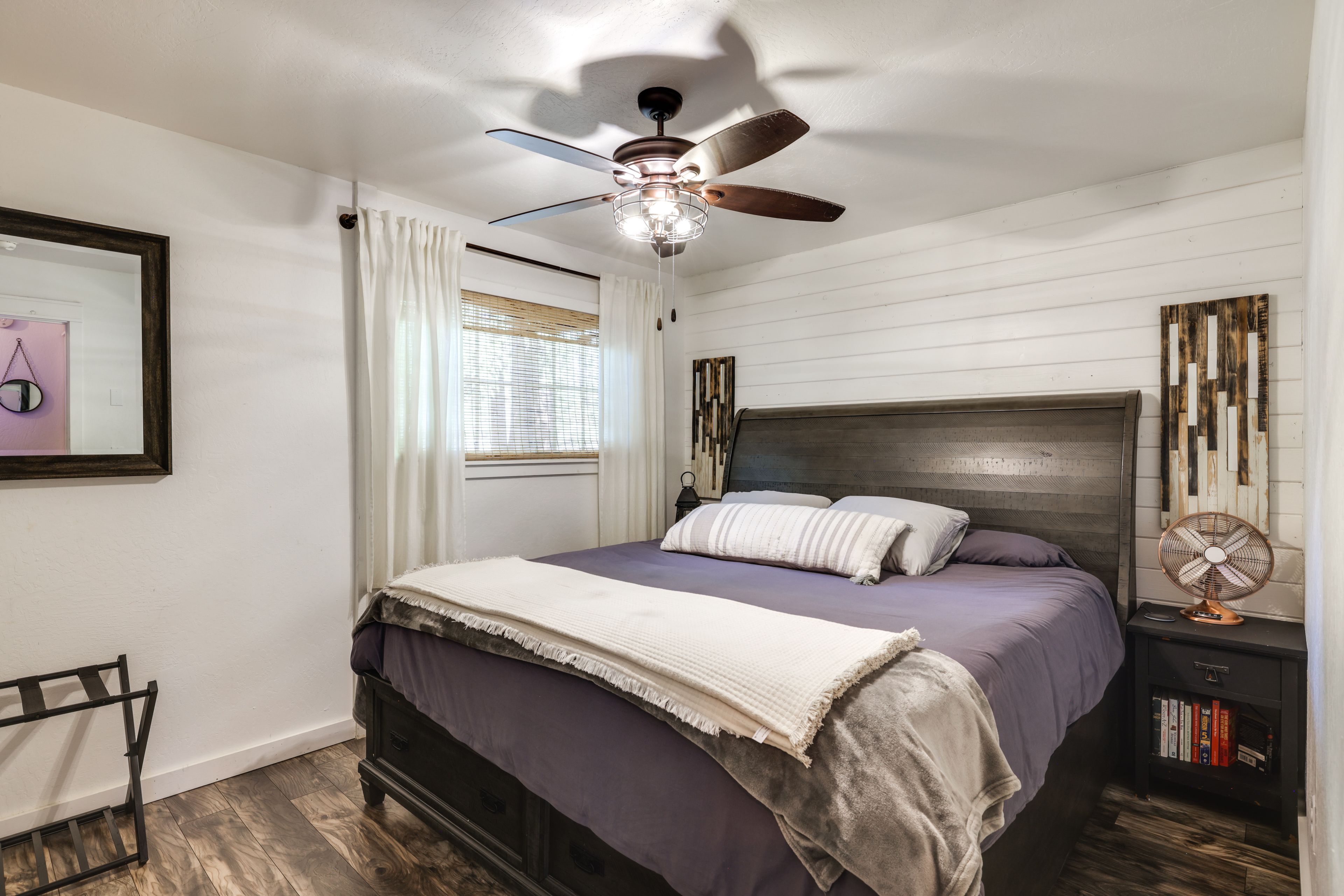 Bedroom 2 | King Bed | 1st Floor