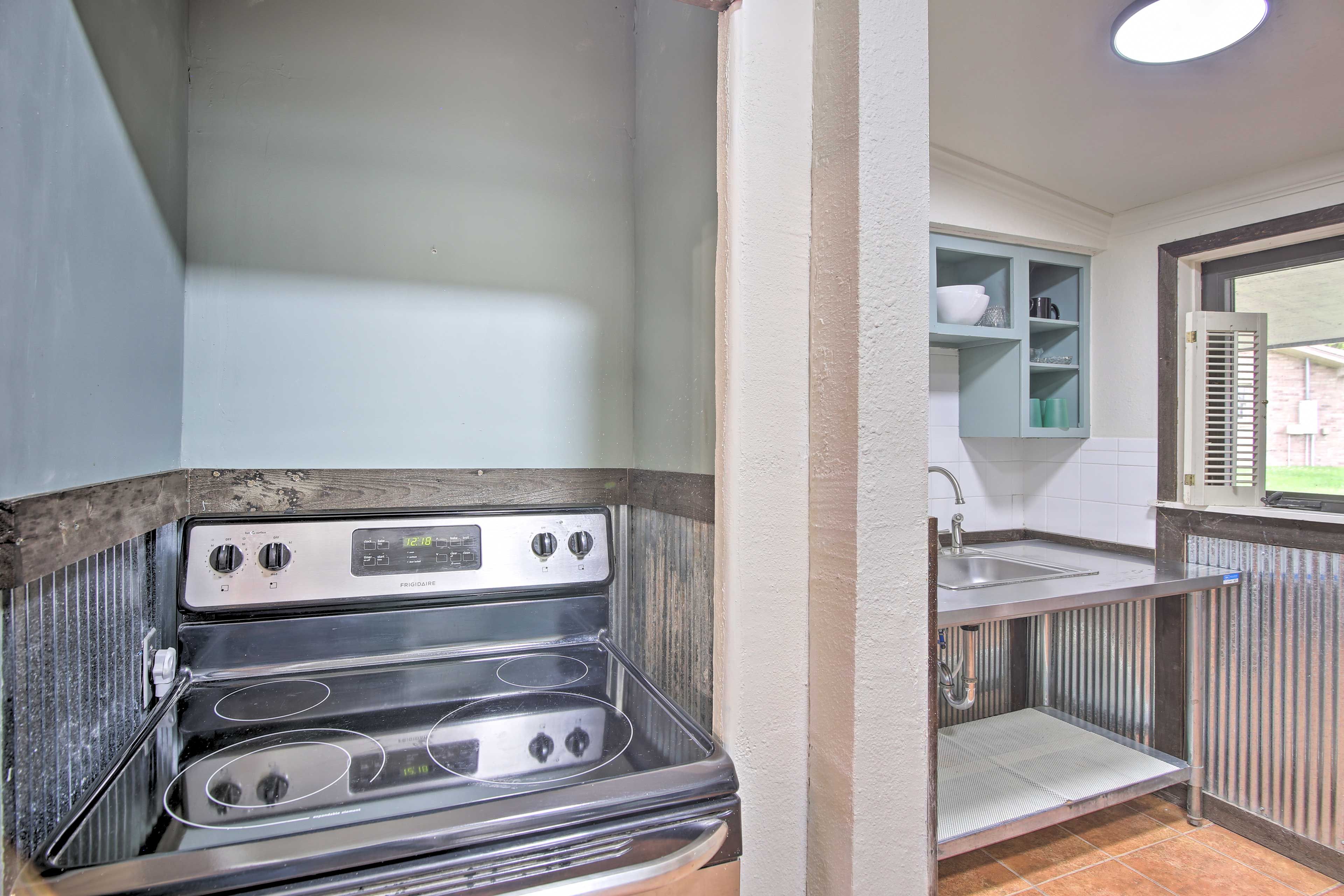 Kitchen | Pots & Pans | Microwave