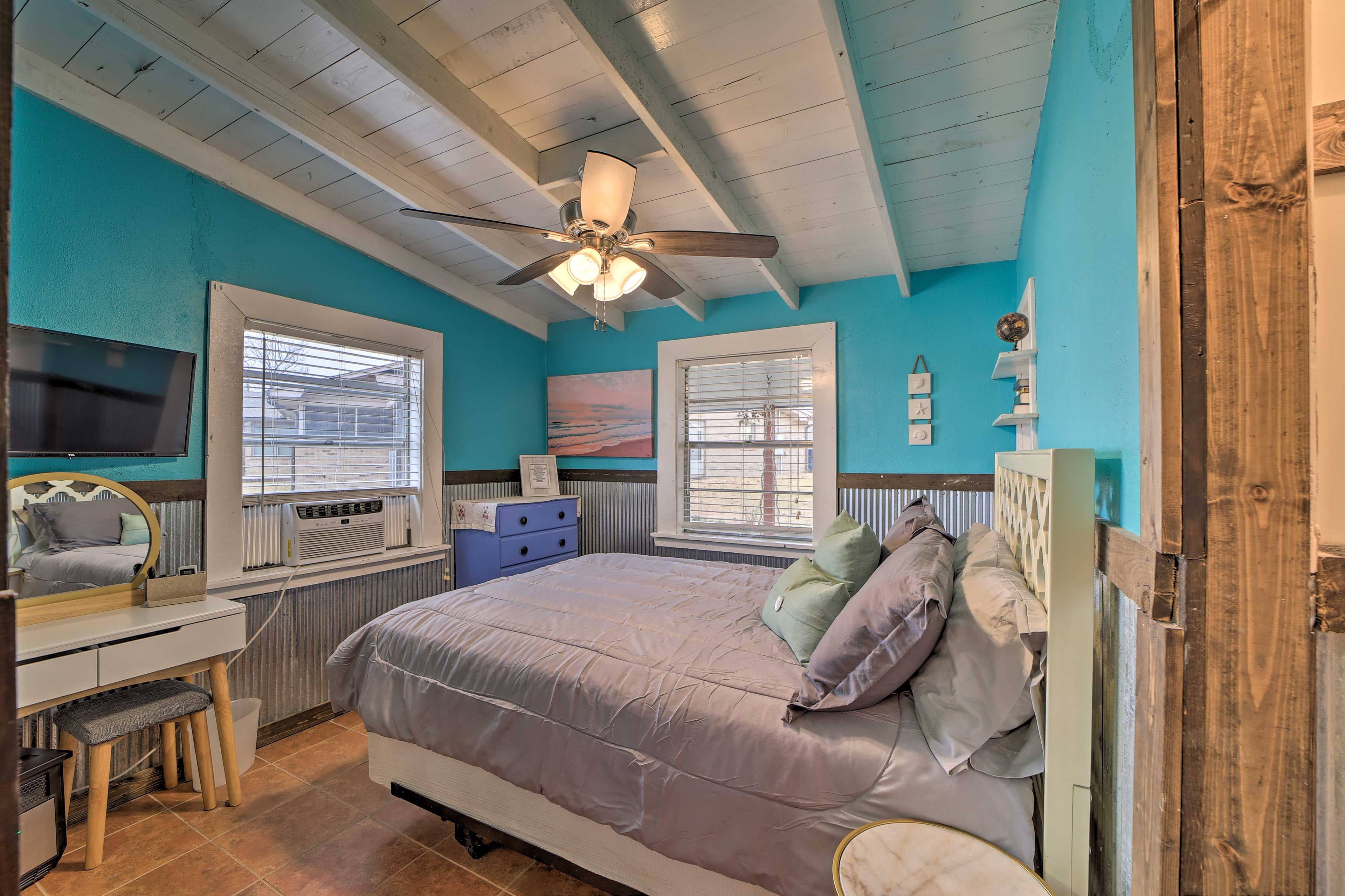 Bedroom 3 | Queen Bed
