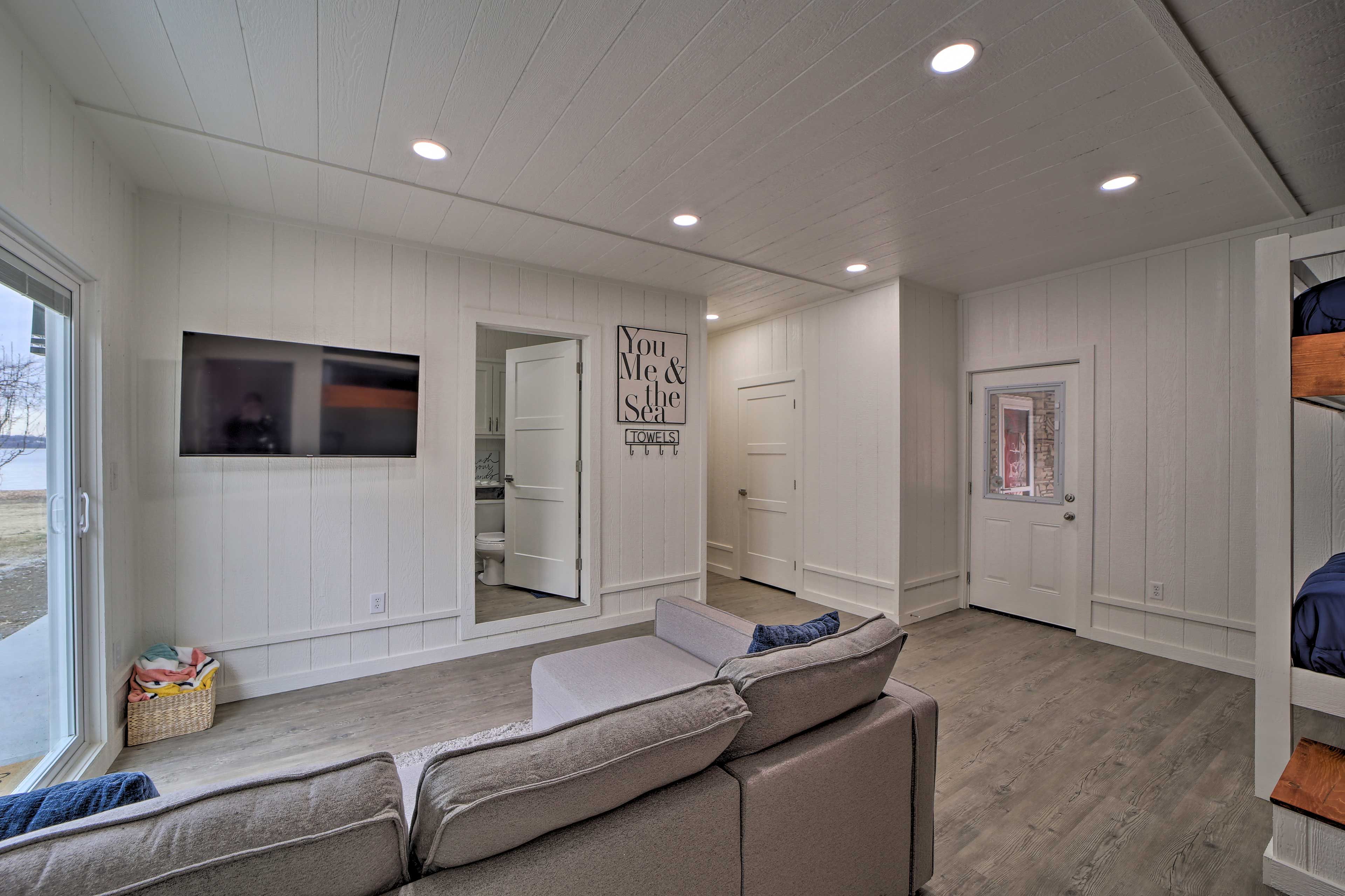 Bedroom 4 (Bonus Room) | Smart TV
