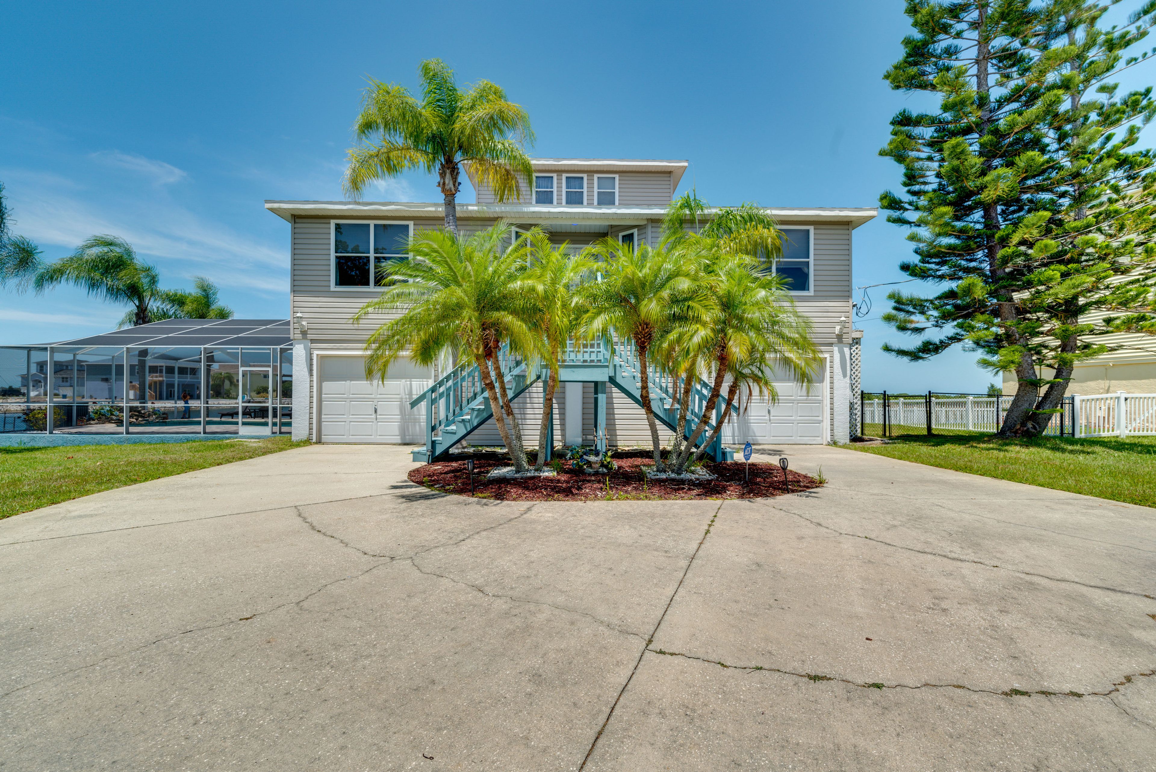 Hernando Beach Vacation Rental | 3BR | 3BA | 2,500 Sq Ft | Stairs Required