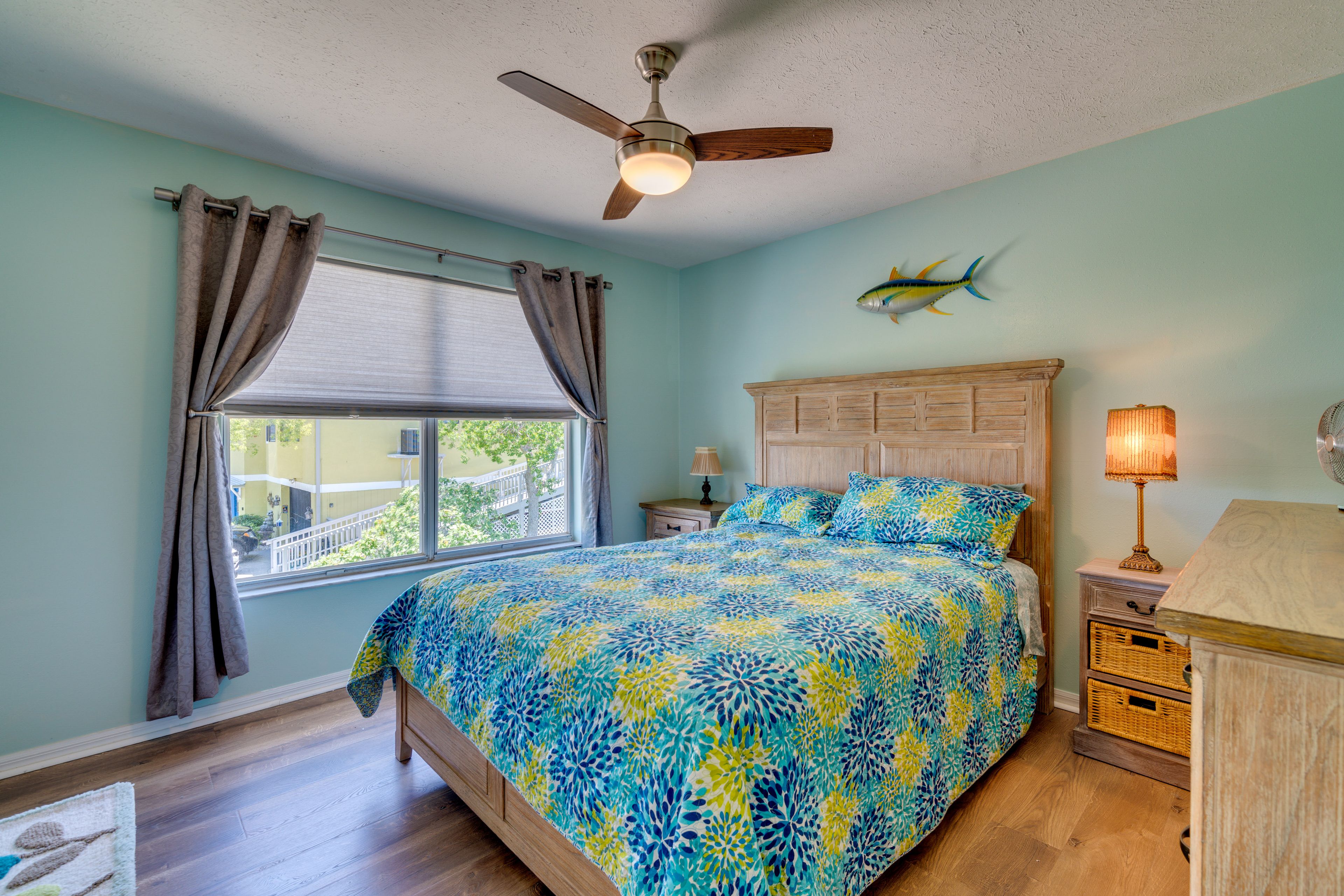 Bedroom 3 | Queen Bed