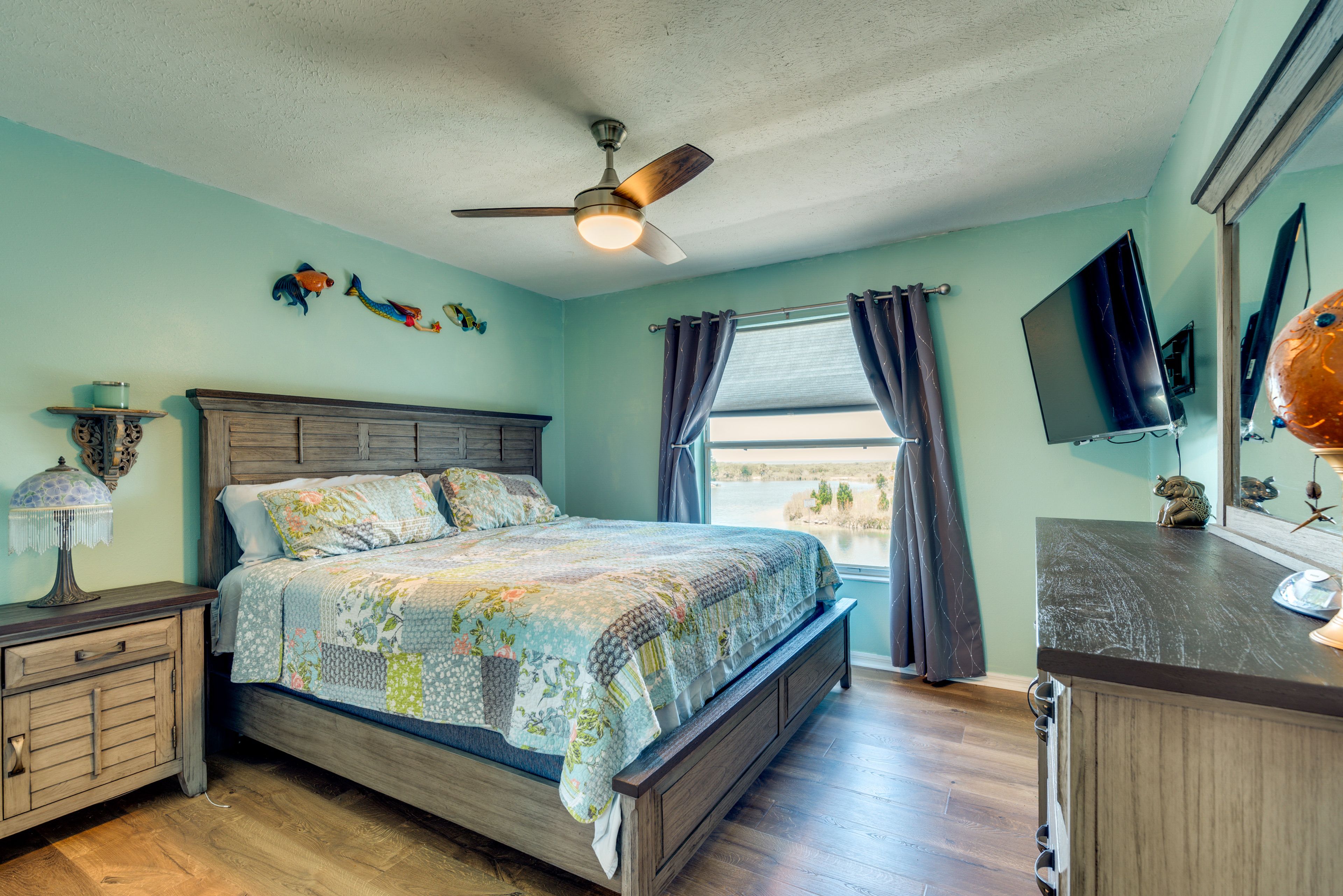 Bedroom 2 | King Bed