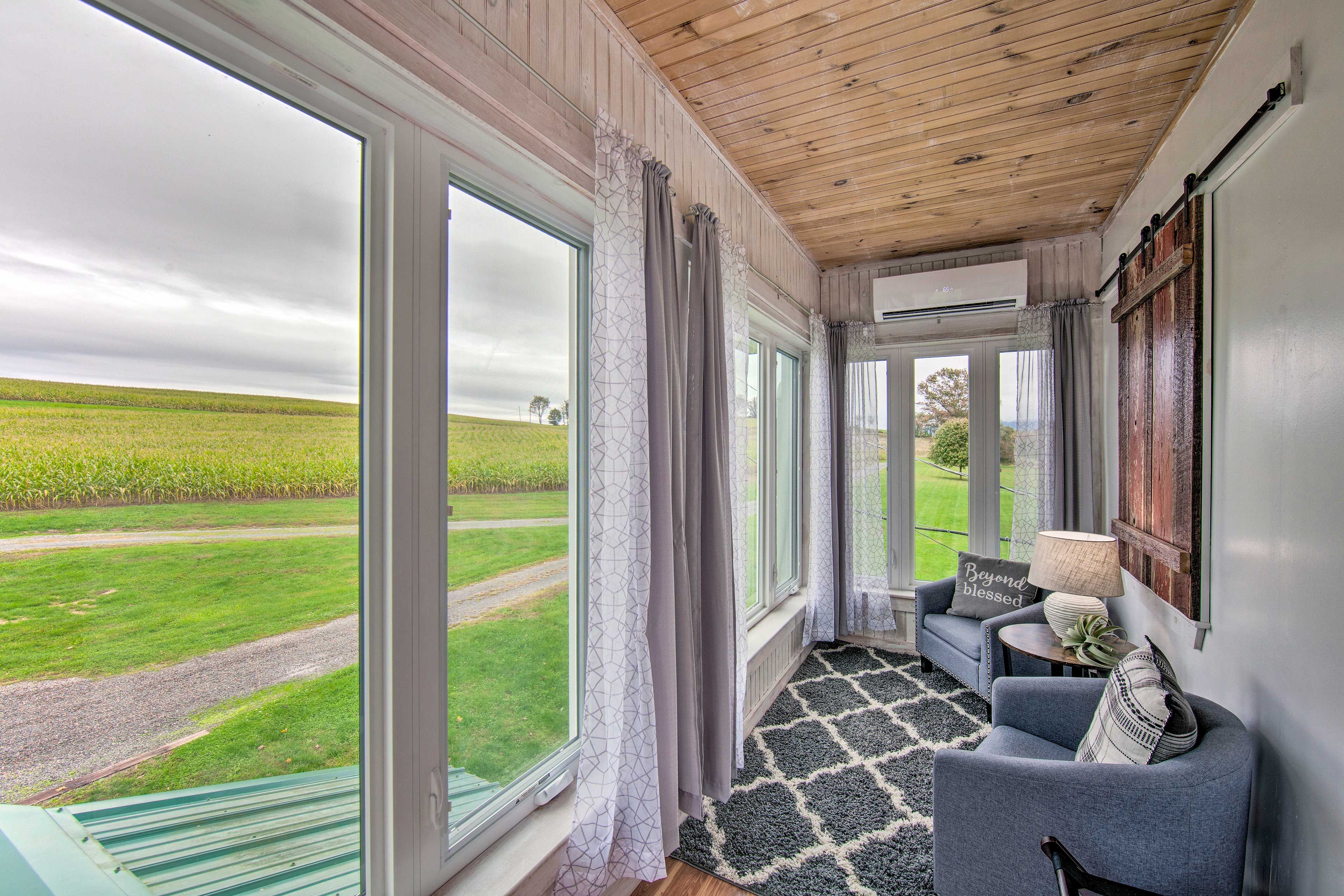 Bedroom 4 (Sunroom) | Full Bed | 2nd Floor
