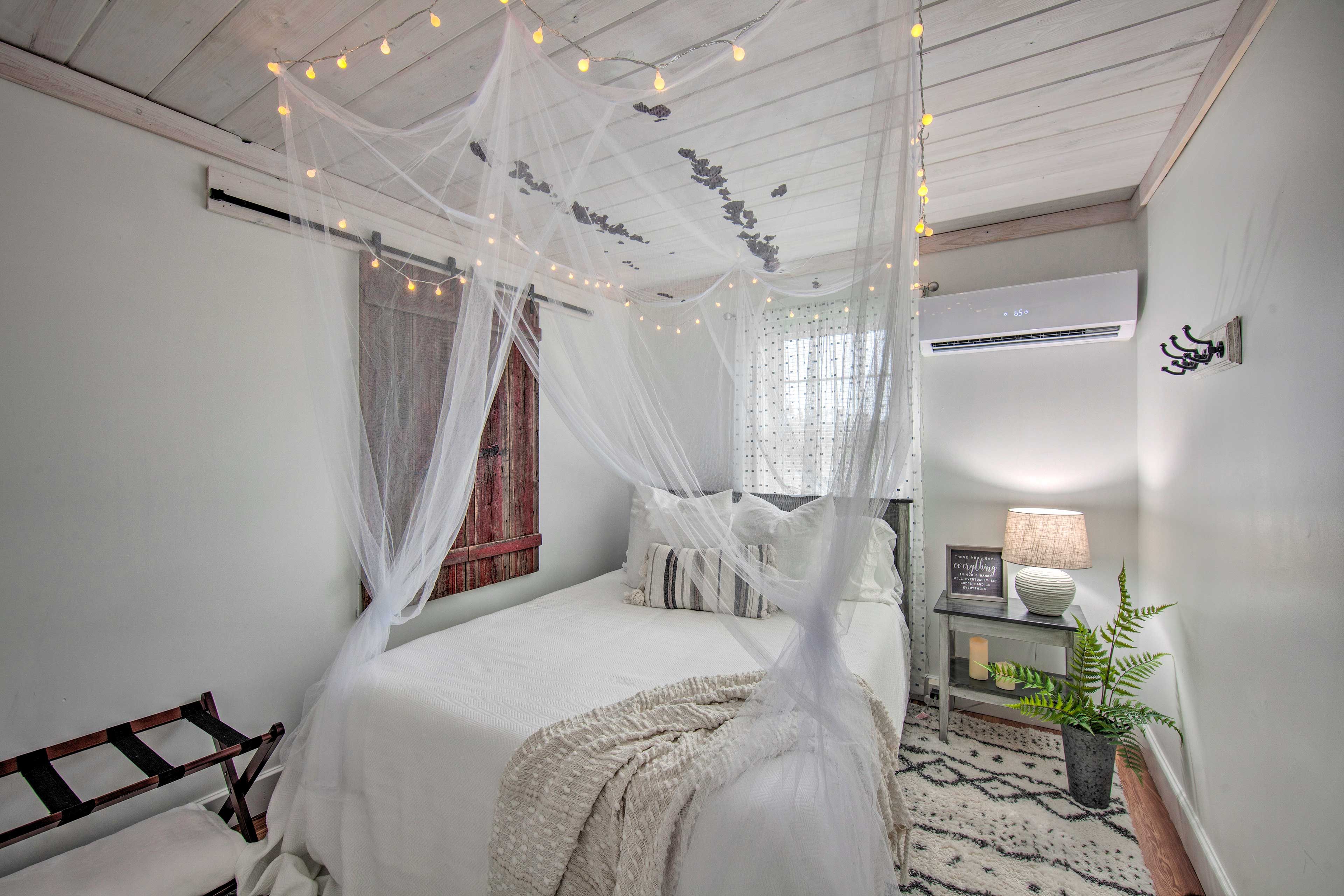 Bedroom 1 | Full Bed | 2nd Floor
