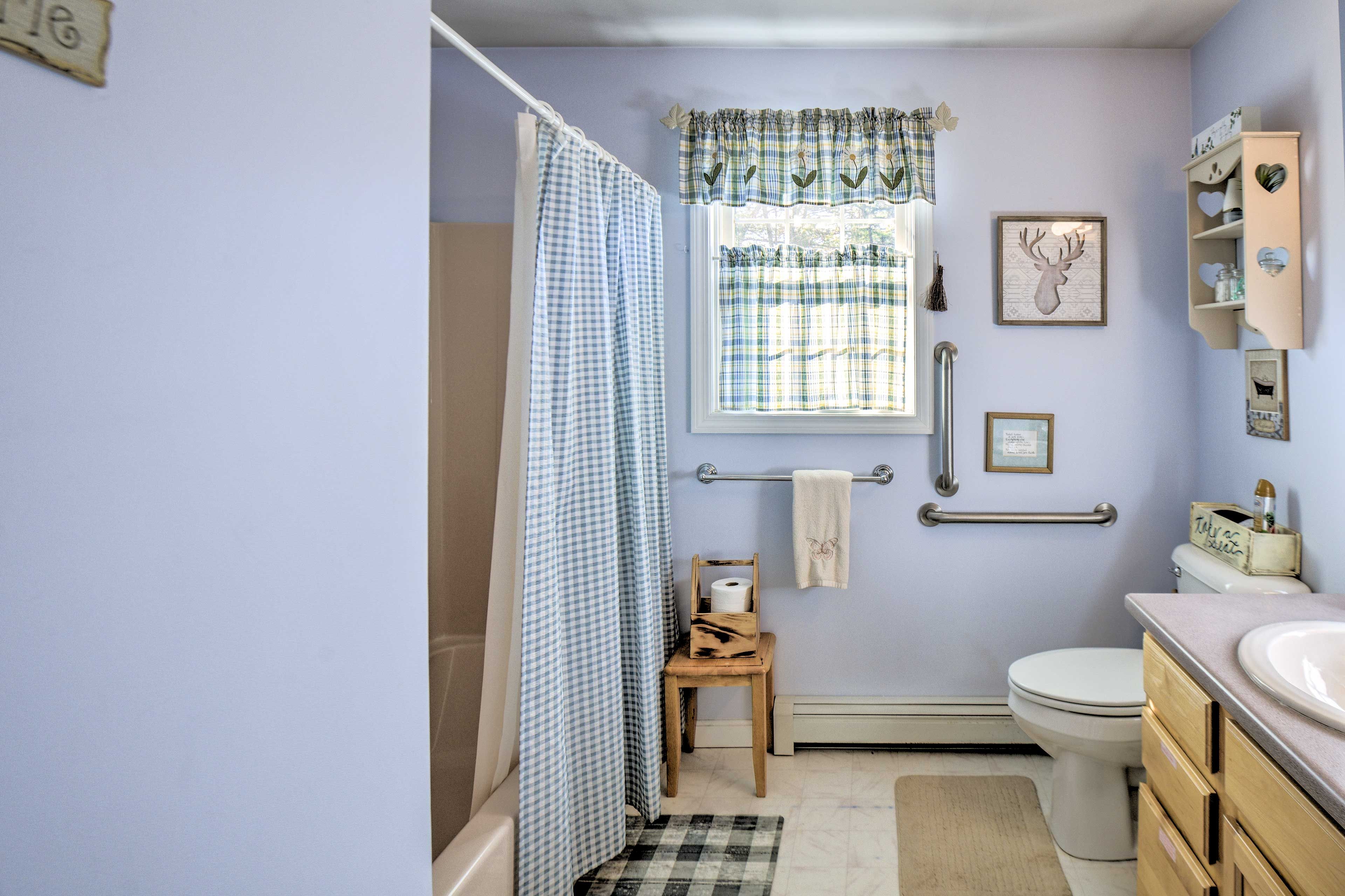 Full Bathroom