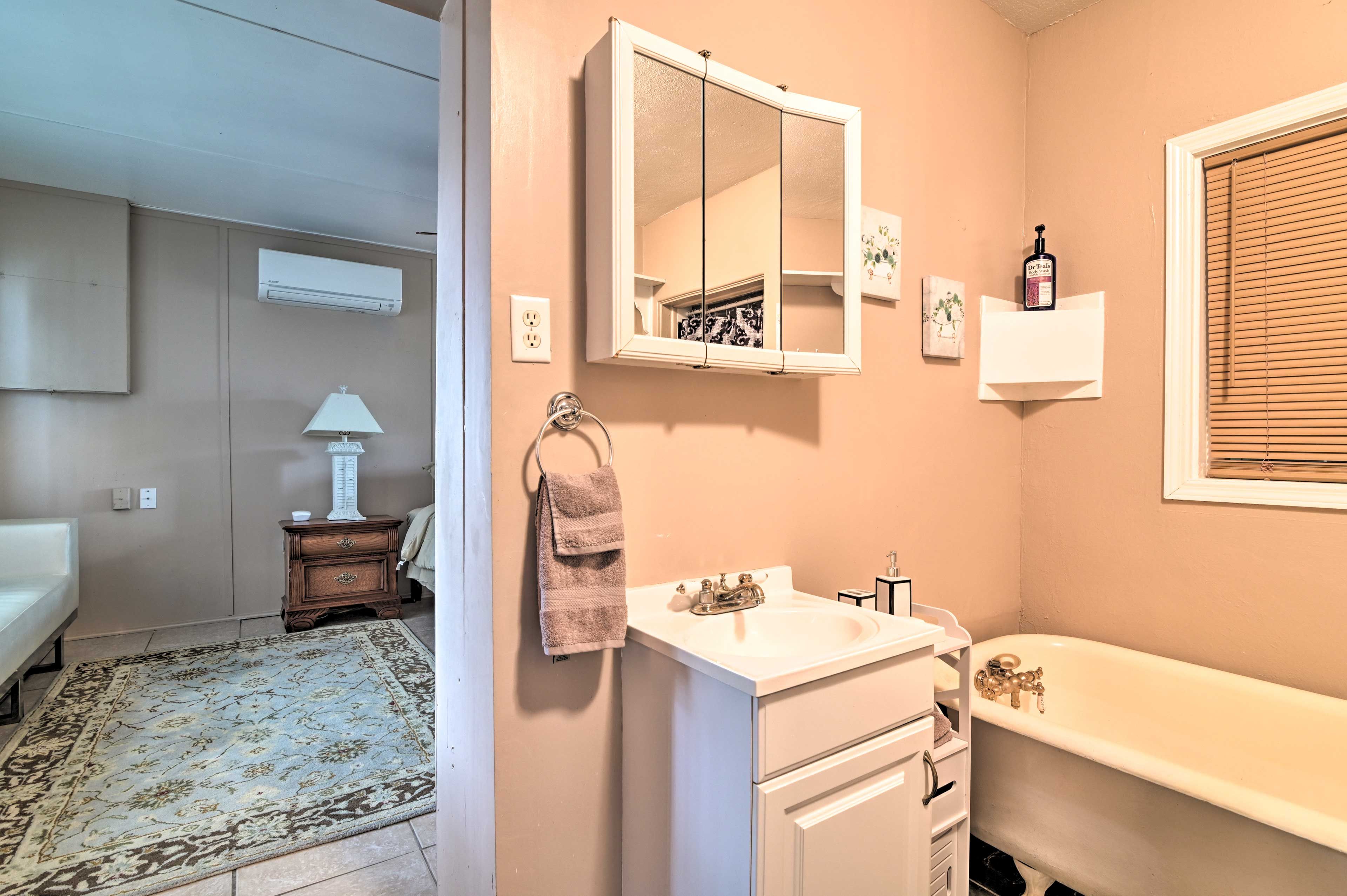 En-Suite Bathroom | Towels Provided