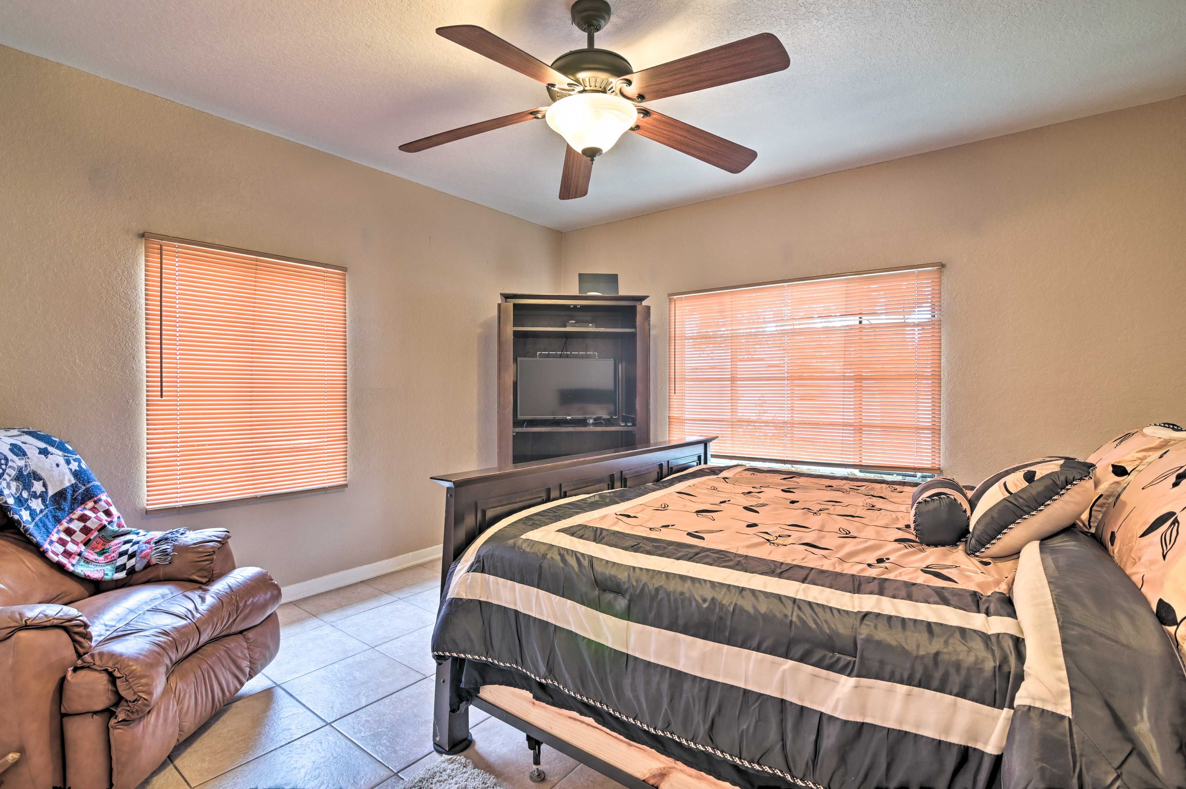 Bedroom 2 | Smart TV