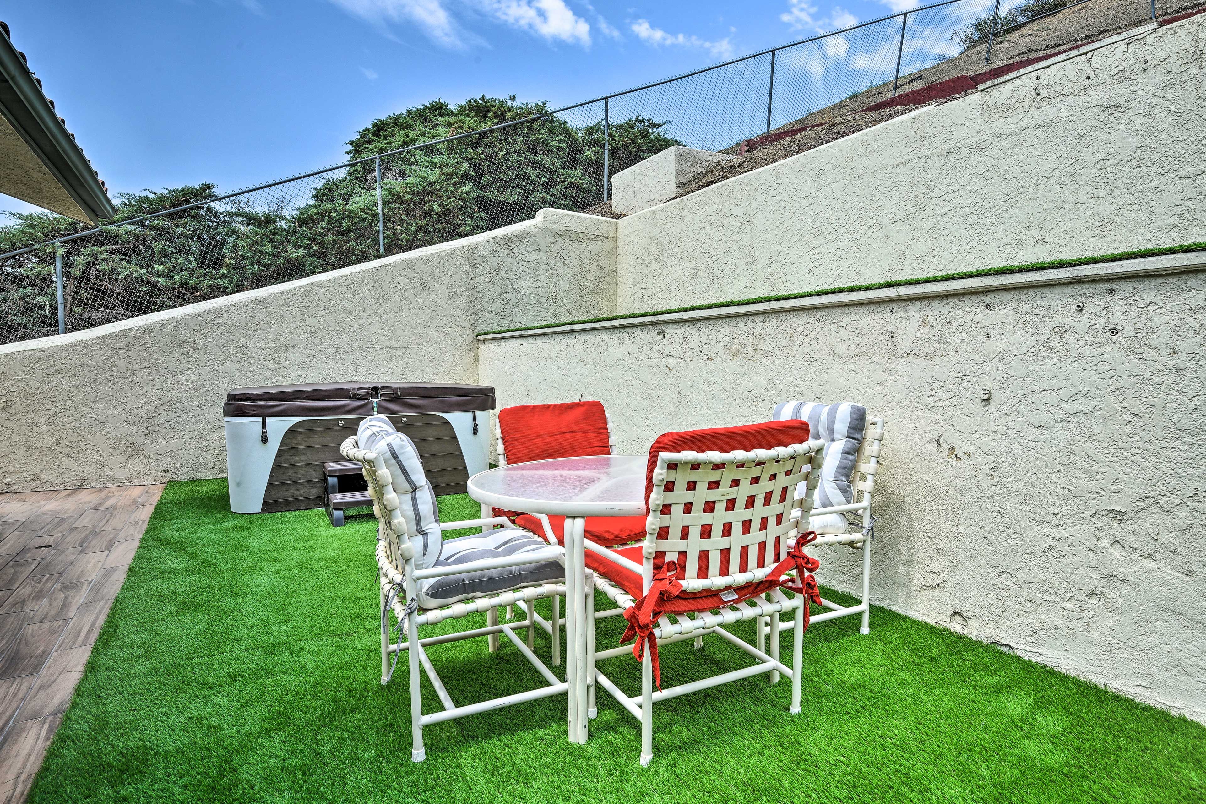 Private Patio | Outdoor Dining Area