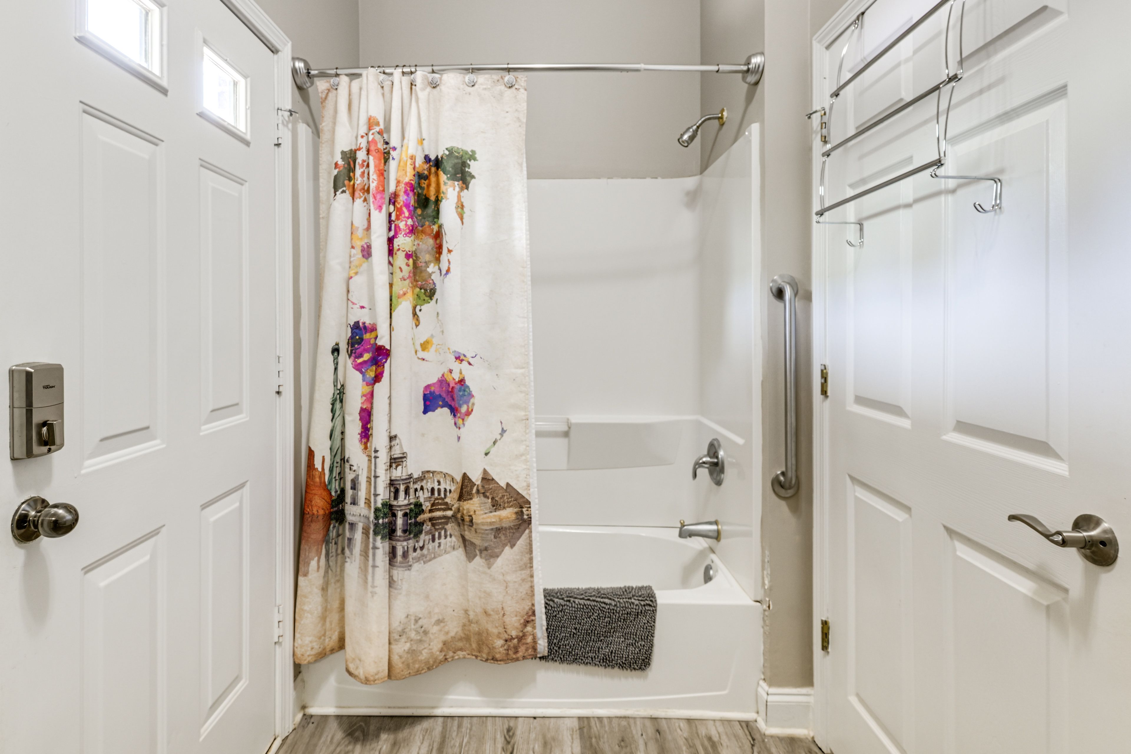 En-Suite Bathroom