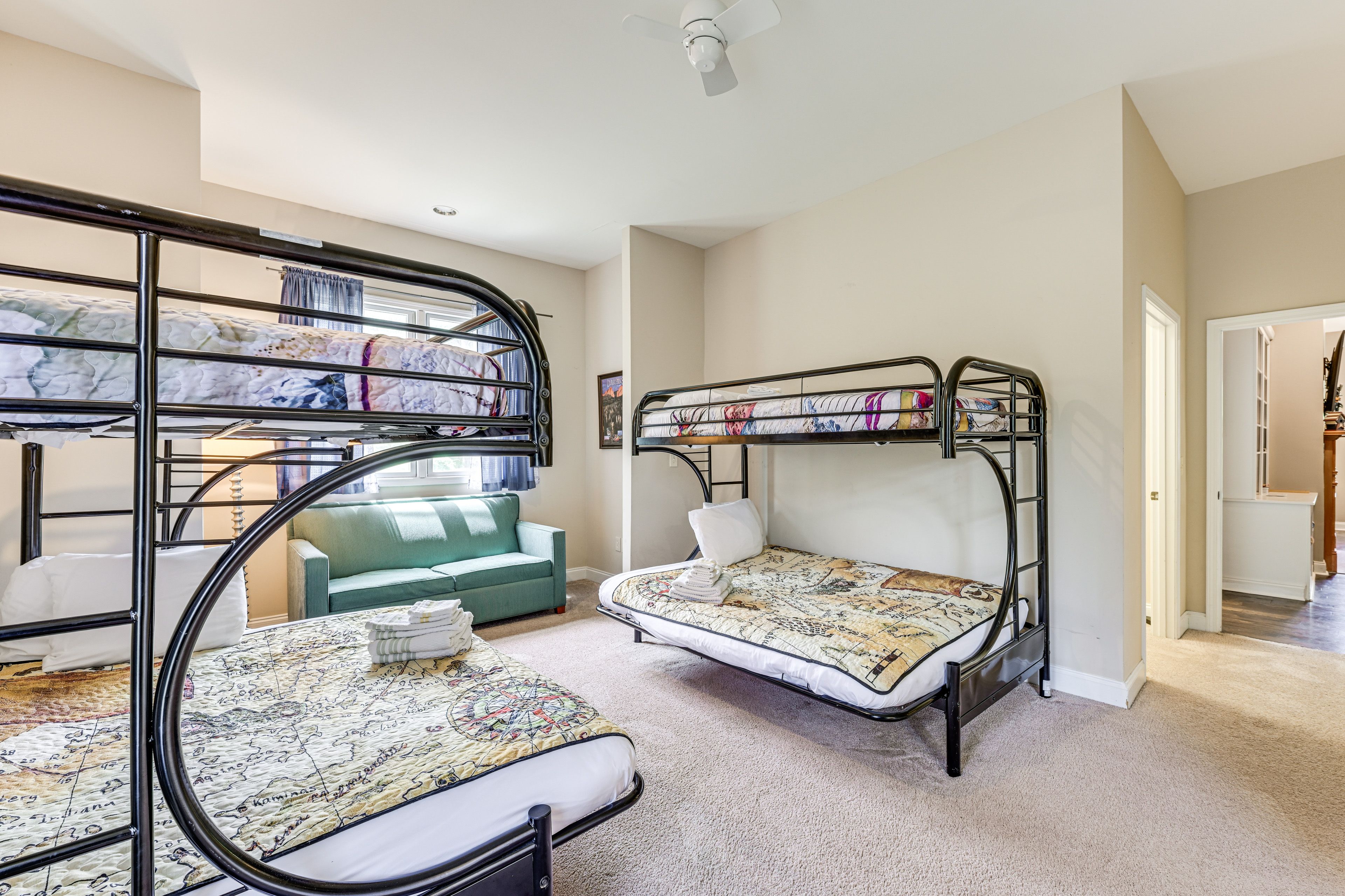 Bedroom 4 | 2 XL Twin/Queen Bunk Beds | Sleeper Sofa
