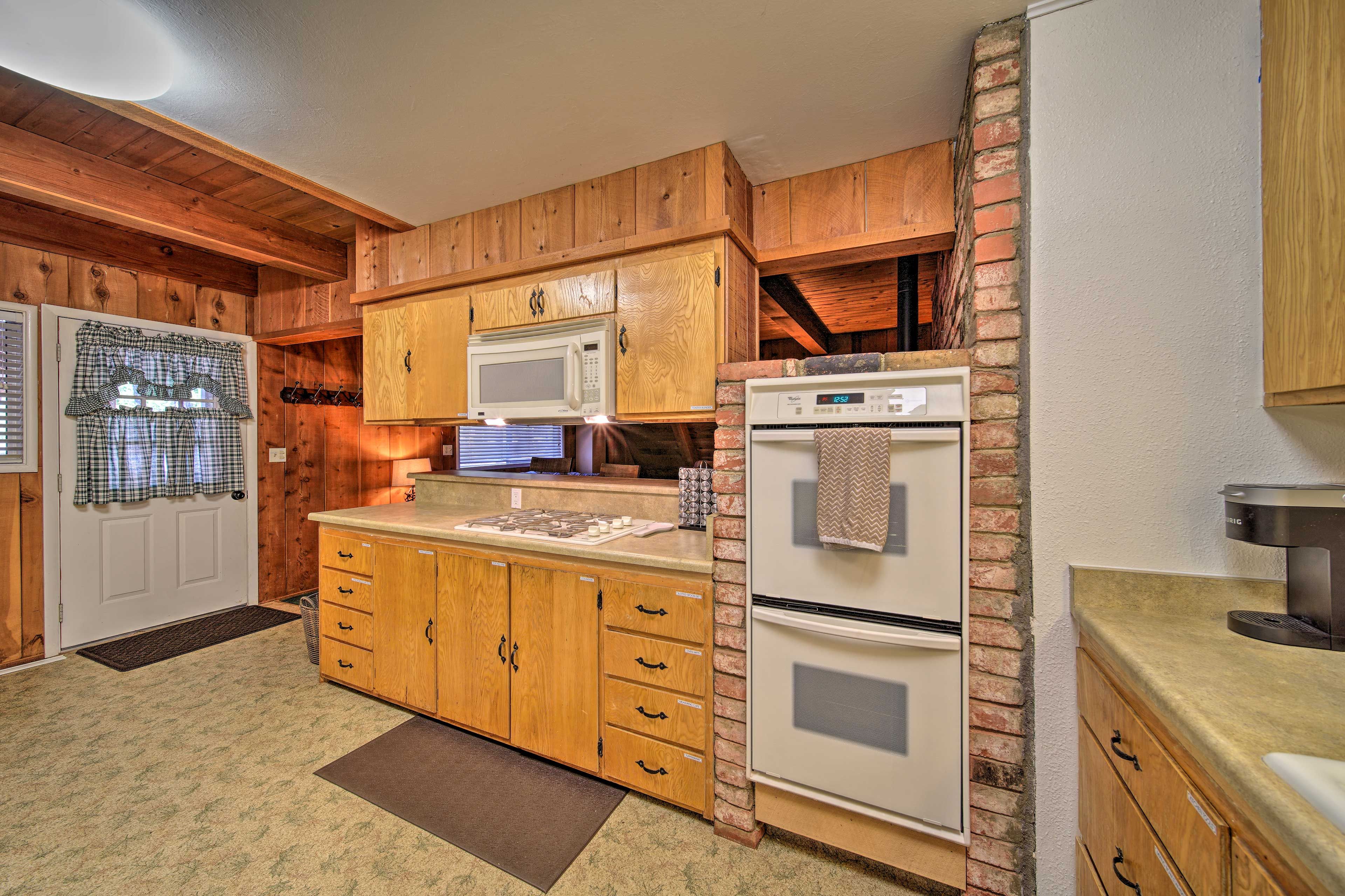 Fully Equipped Kitchen | Trash Bags