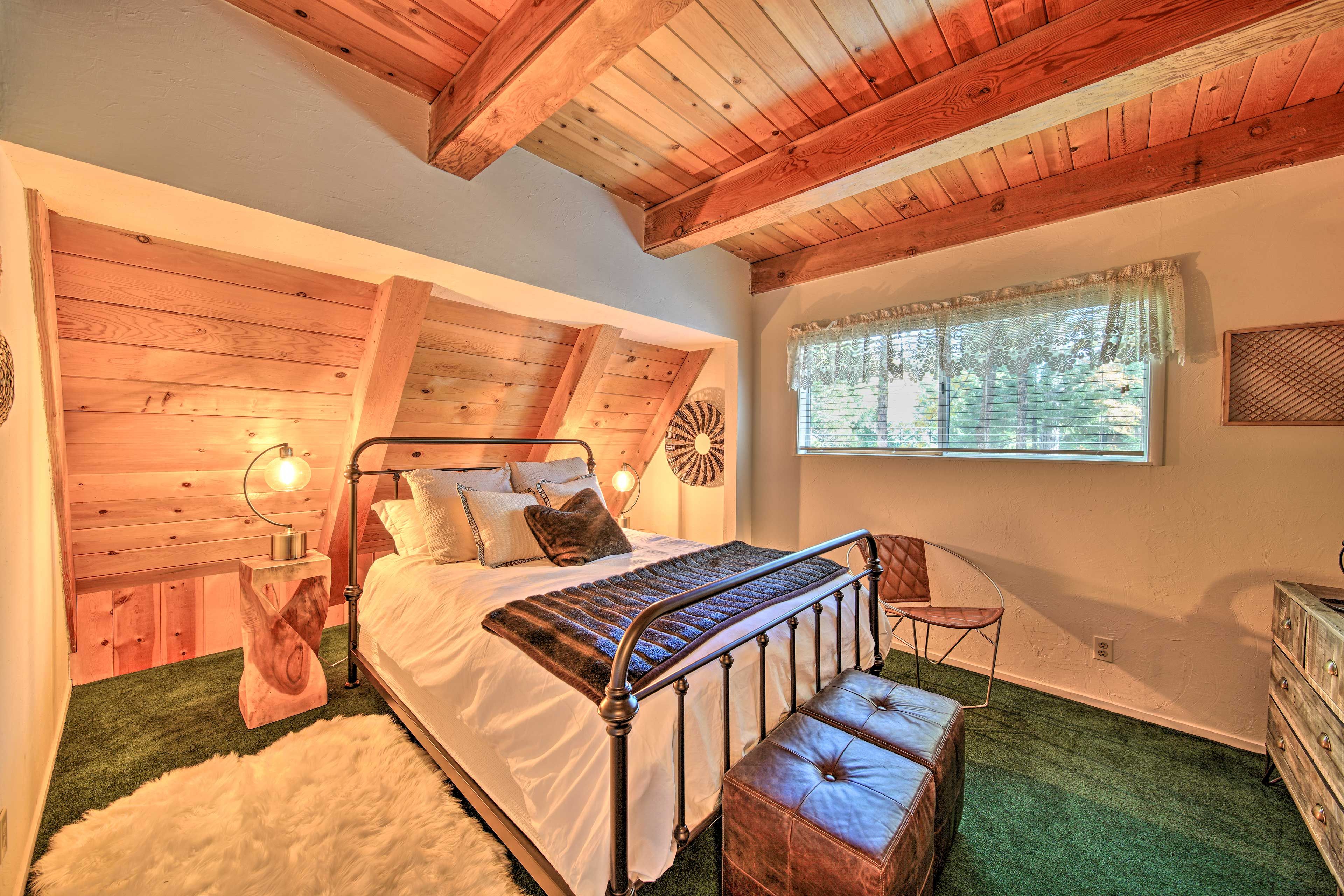 Bedroom 2 | Queen Bed | 1st Floor