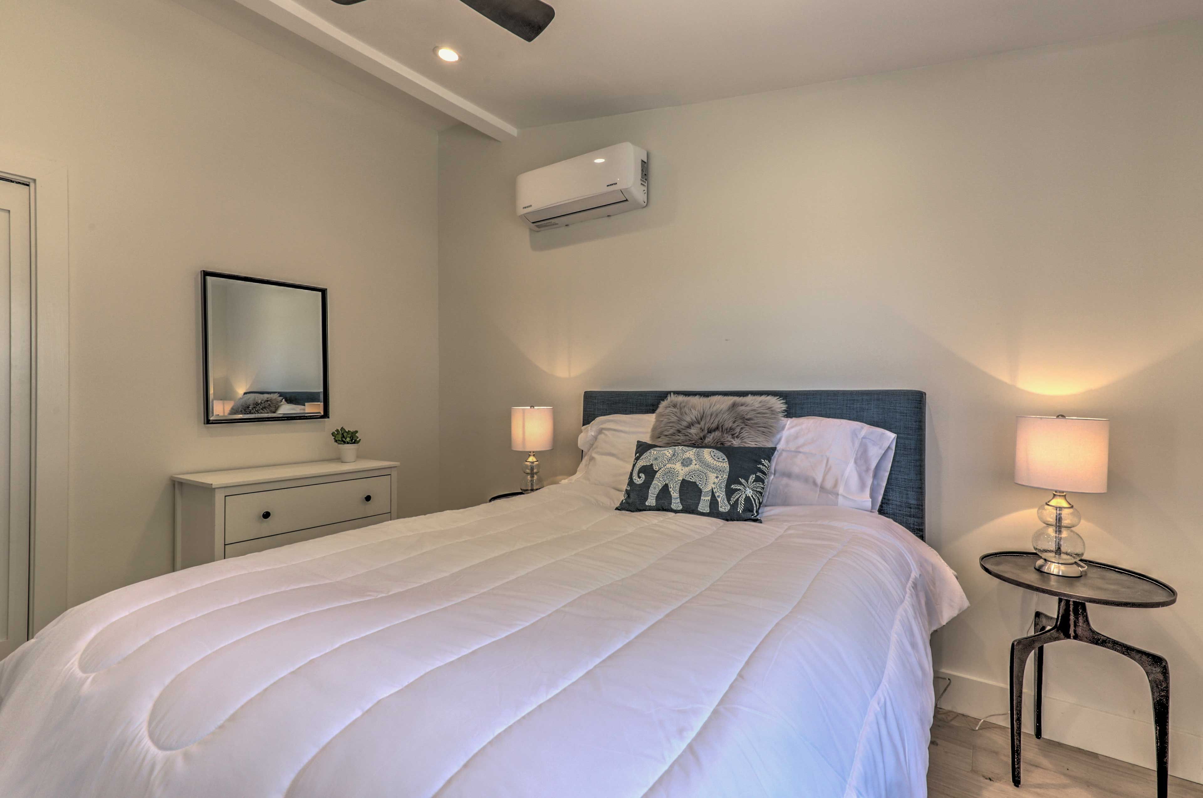 Bedroom 1 | Queen Bed