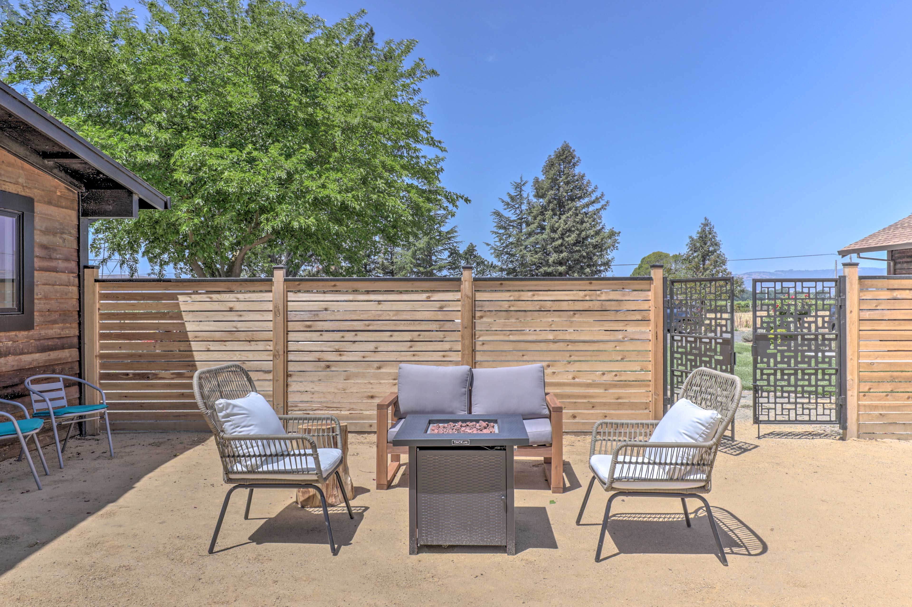 Exterior | Gas Fire Pit